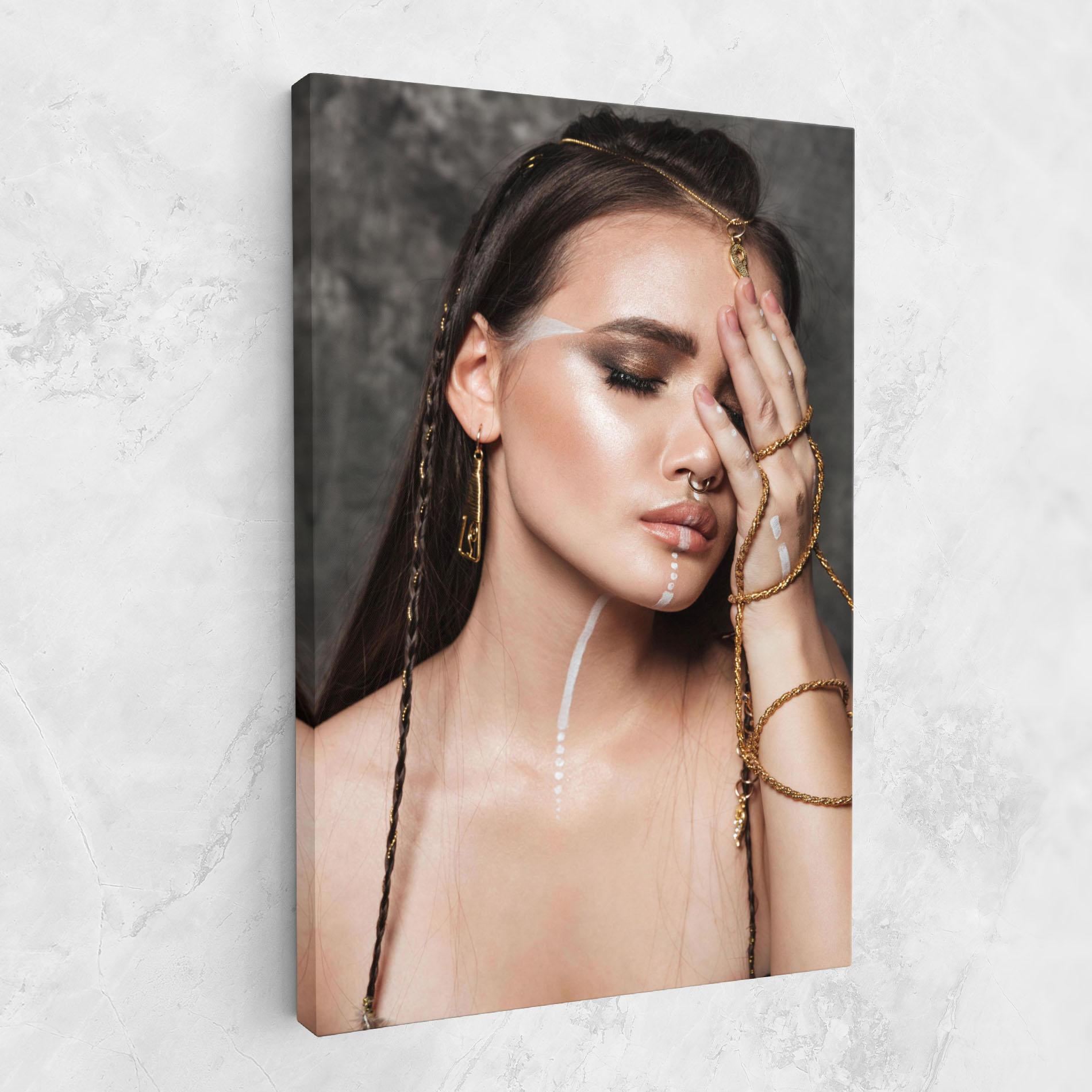 Leinwandbild Gold Hand Accessory mockup 1