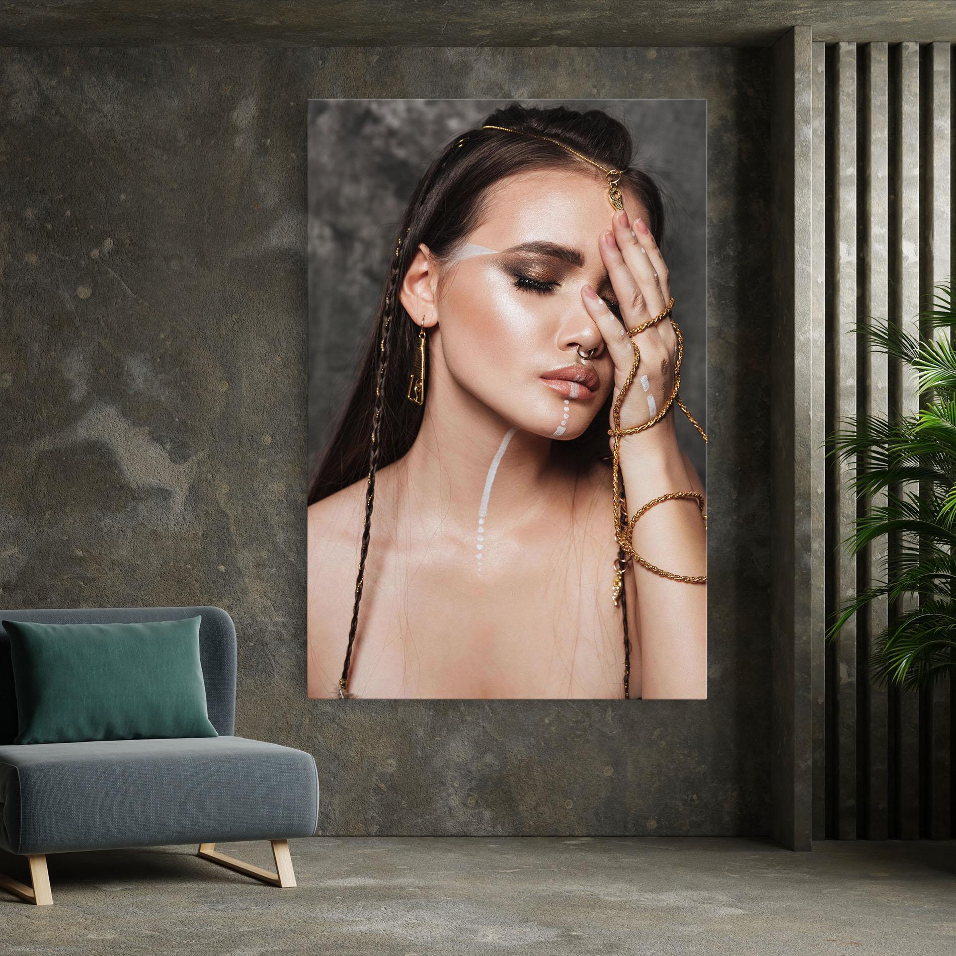 Leinwandbild Gold Hand Accessory mockup 7