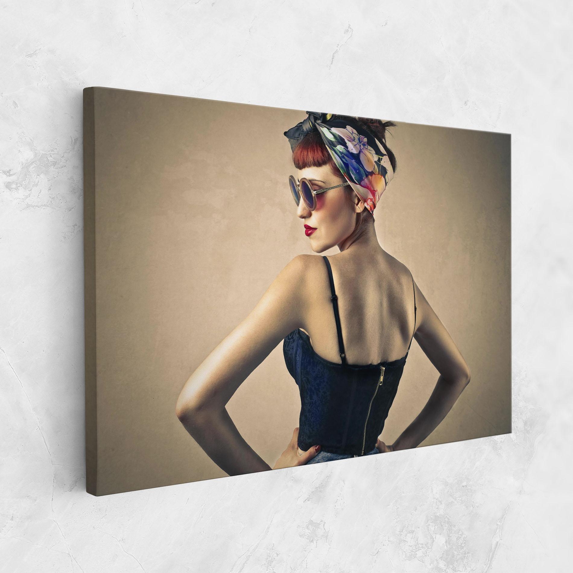 Leinwandbild Pin Up Girl mockup 1