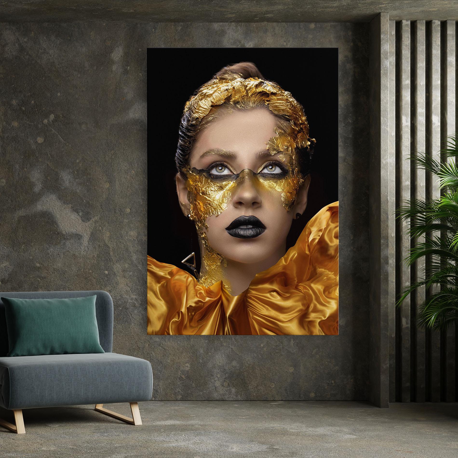 Leinwandbild Glamorous Gold Outfit mockup 7