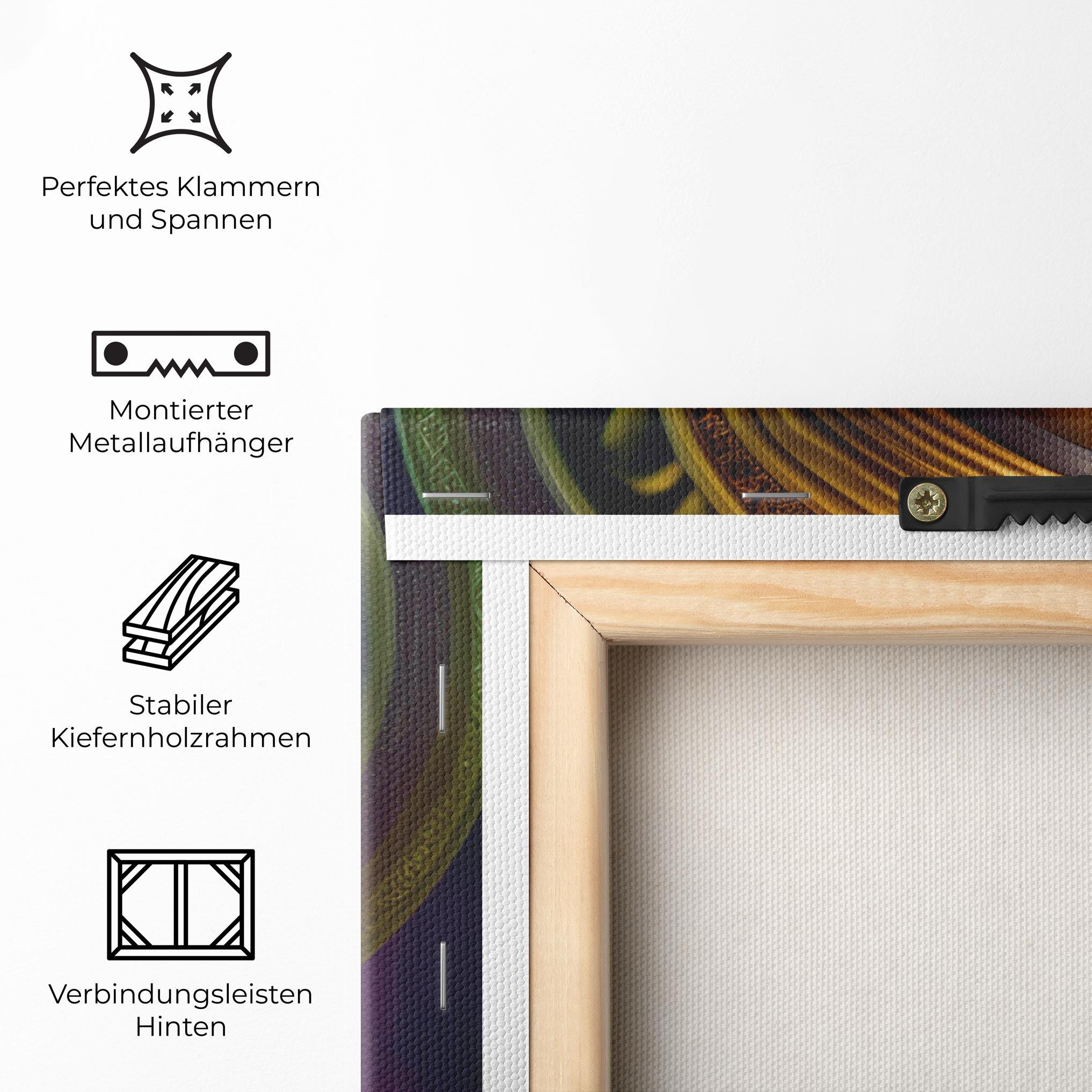 Leinwandbild Golden Crown Woman mockup 5