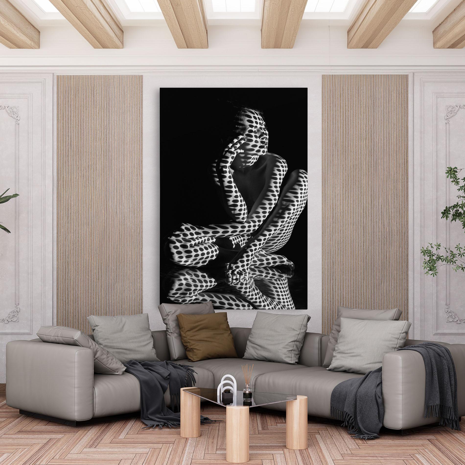 Leinwandbild Black White Pattern Woman mockup 6