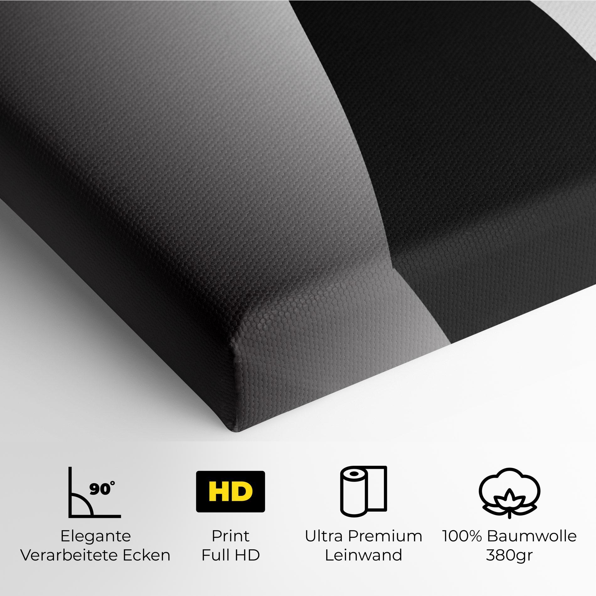 Leinwandbild Big Hat Lady mockup 4