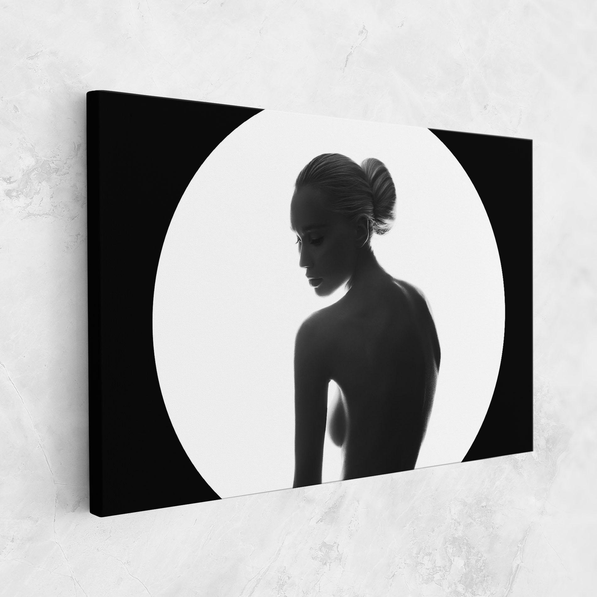 Leinwandbild Woman Body Circle mockup 1