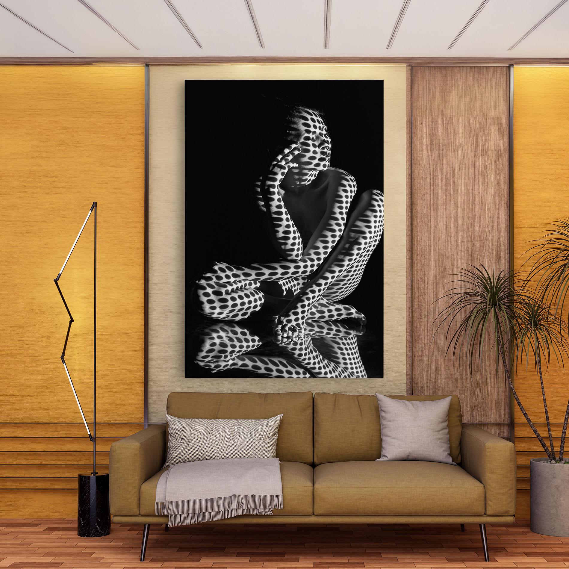 Leinwandbild Black White Pattern Woman mockup 9