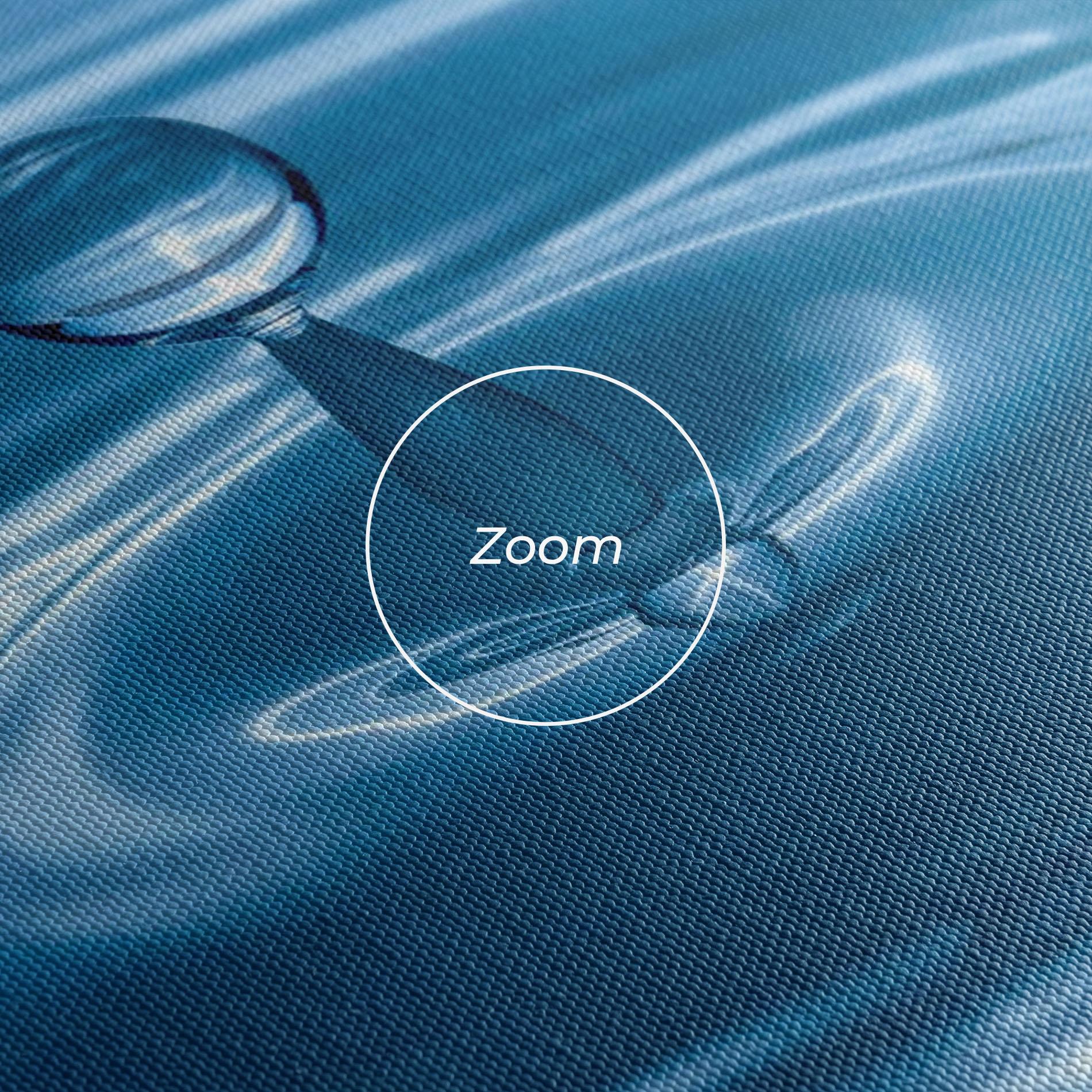 Leinwandbild Drop Close Up mockup 3