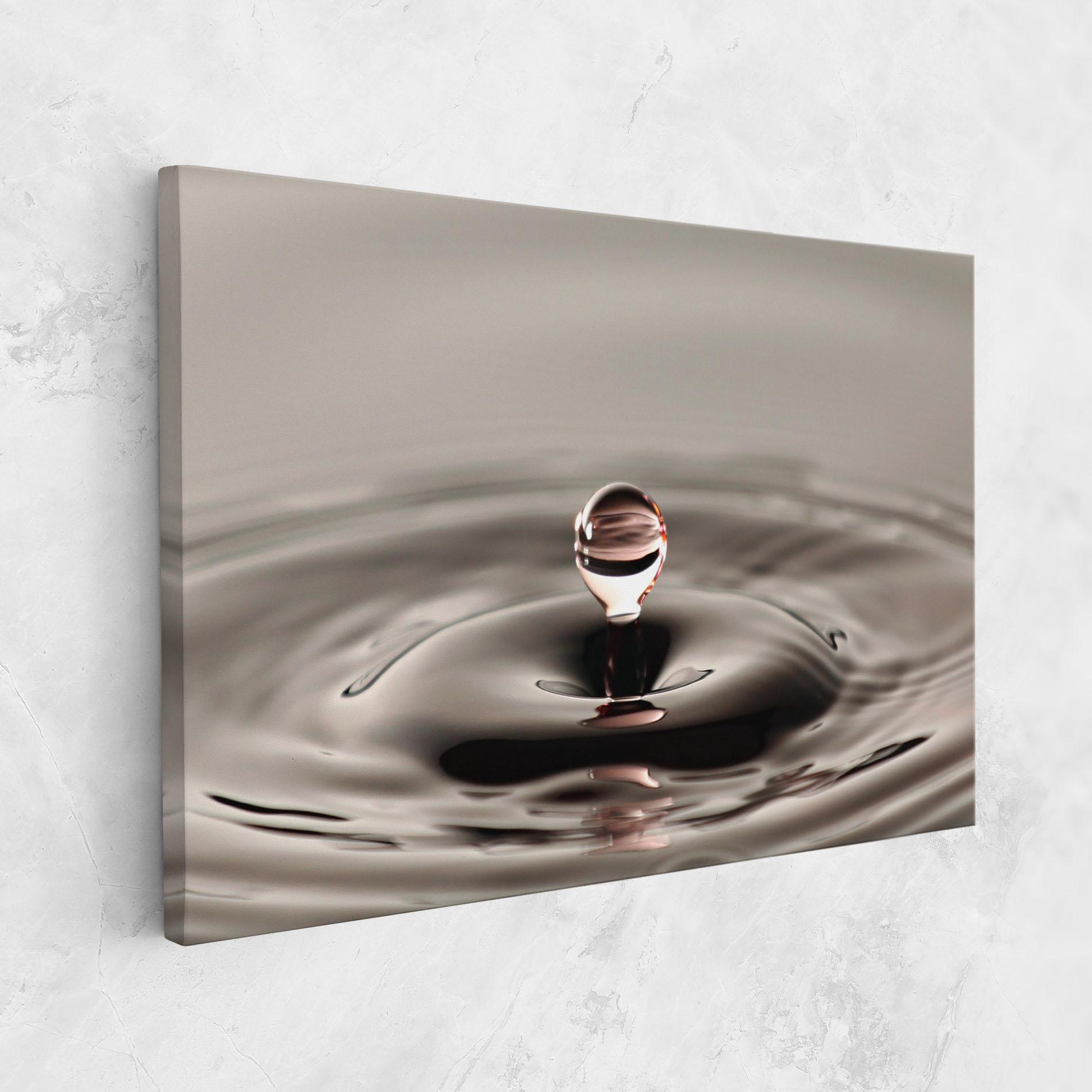 Leinwandbild Close Red Water Drop mockup 1