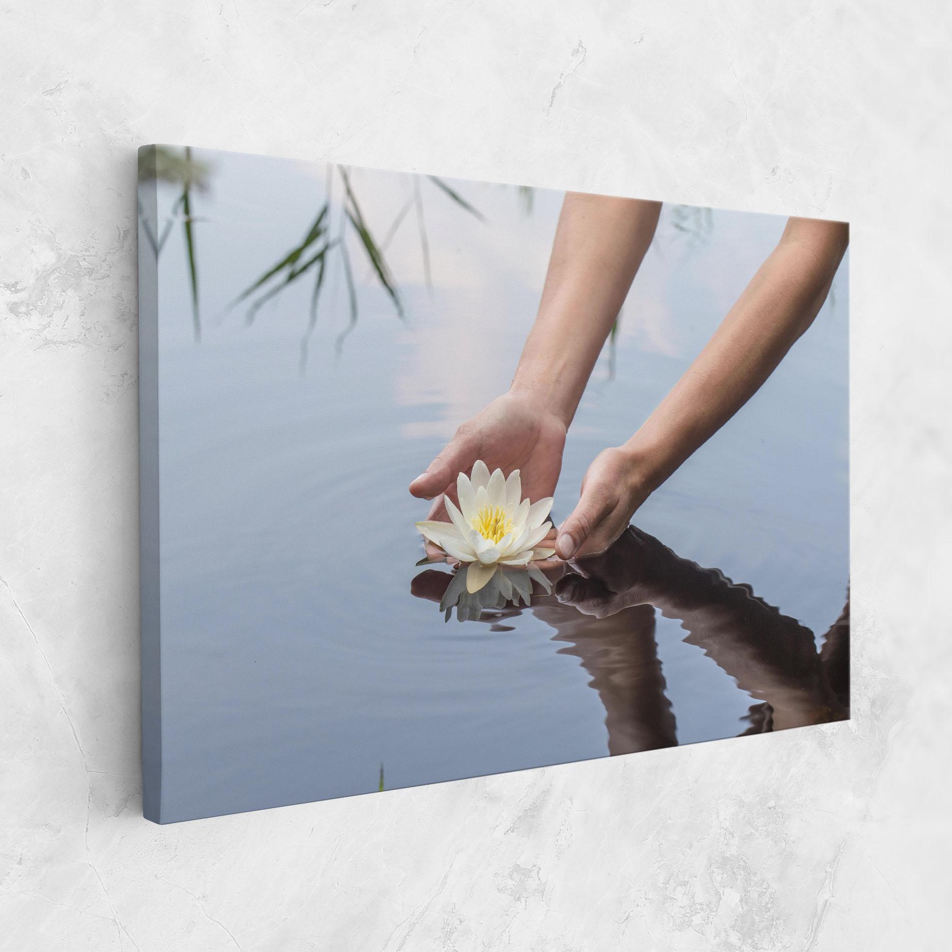 Leinwandbild Holding Lake Flower mockup 1