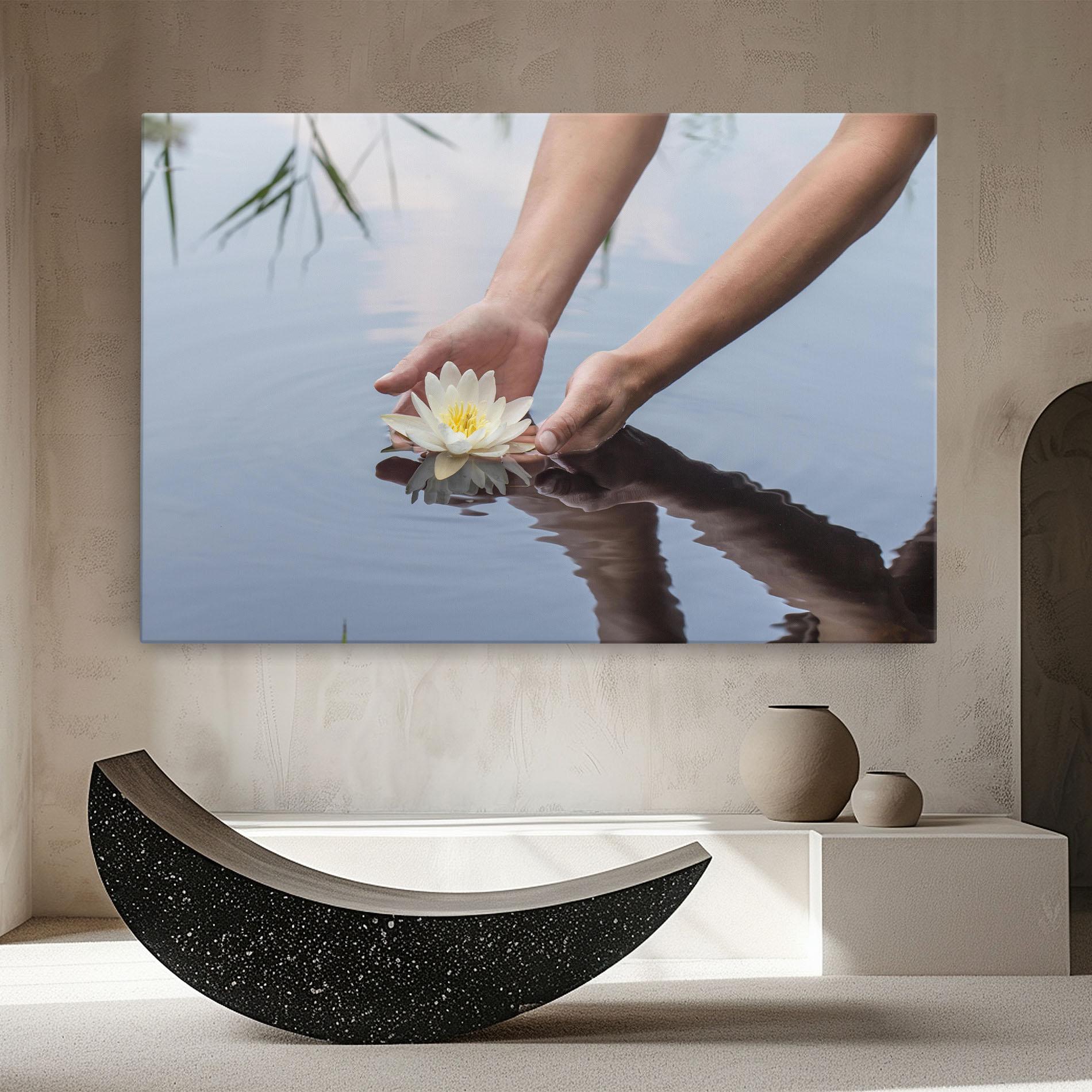 Leinwandbild Holding Lake Flower mockup 8