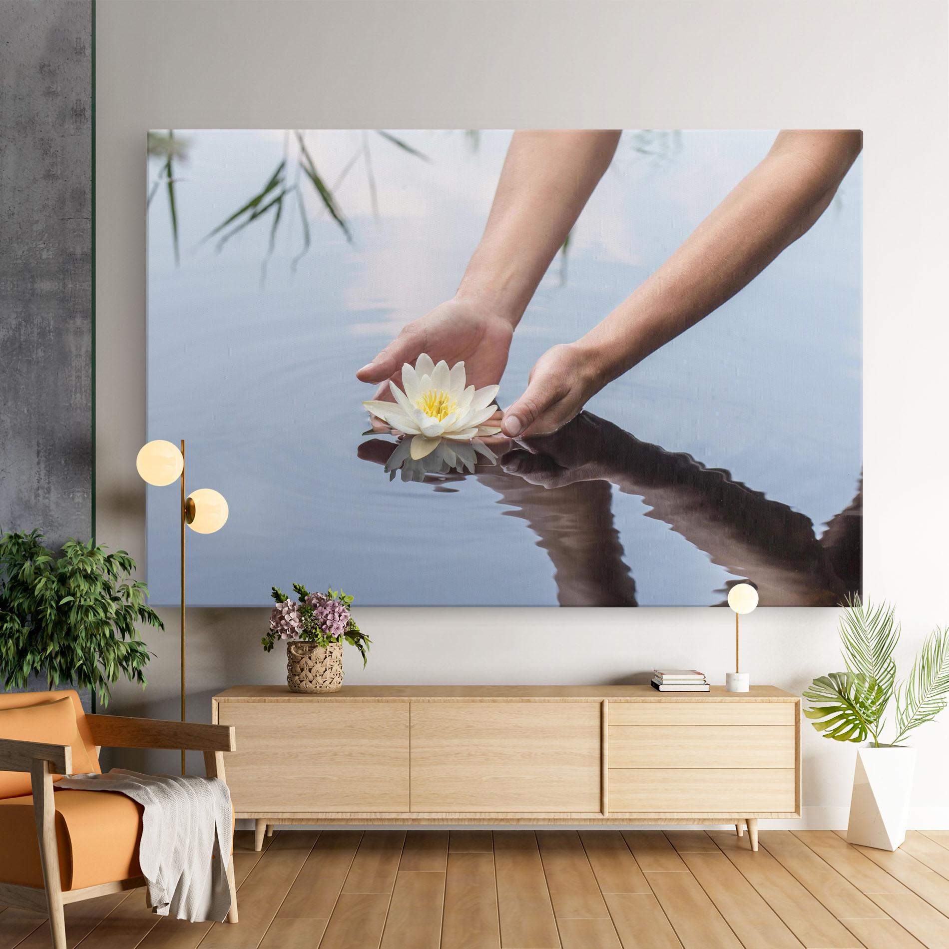 Leinwandbild Holding Lake Flower mockup 9
