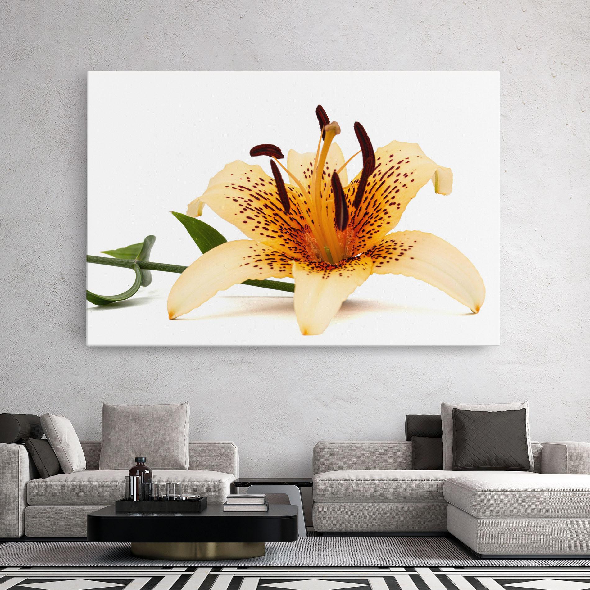 Leinwandbild Big Yellow Lily mockup 2