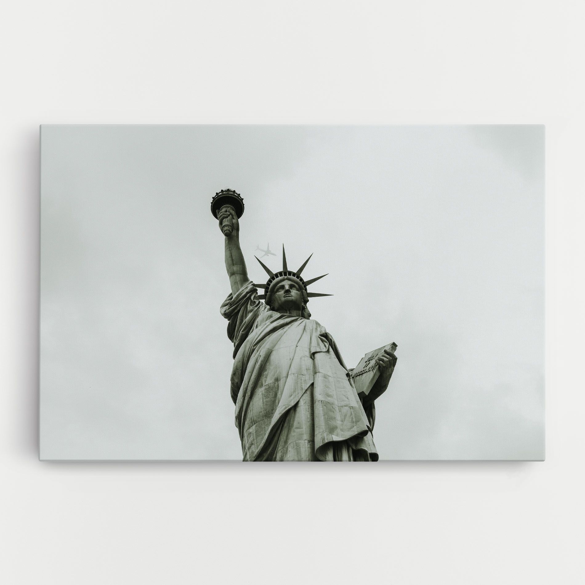 Liberty Statue Day mockup 0
