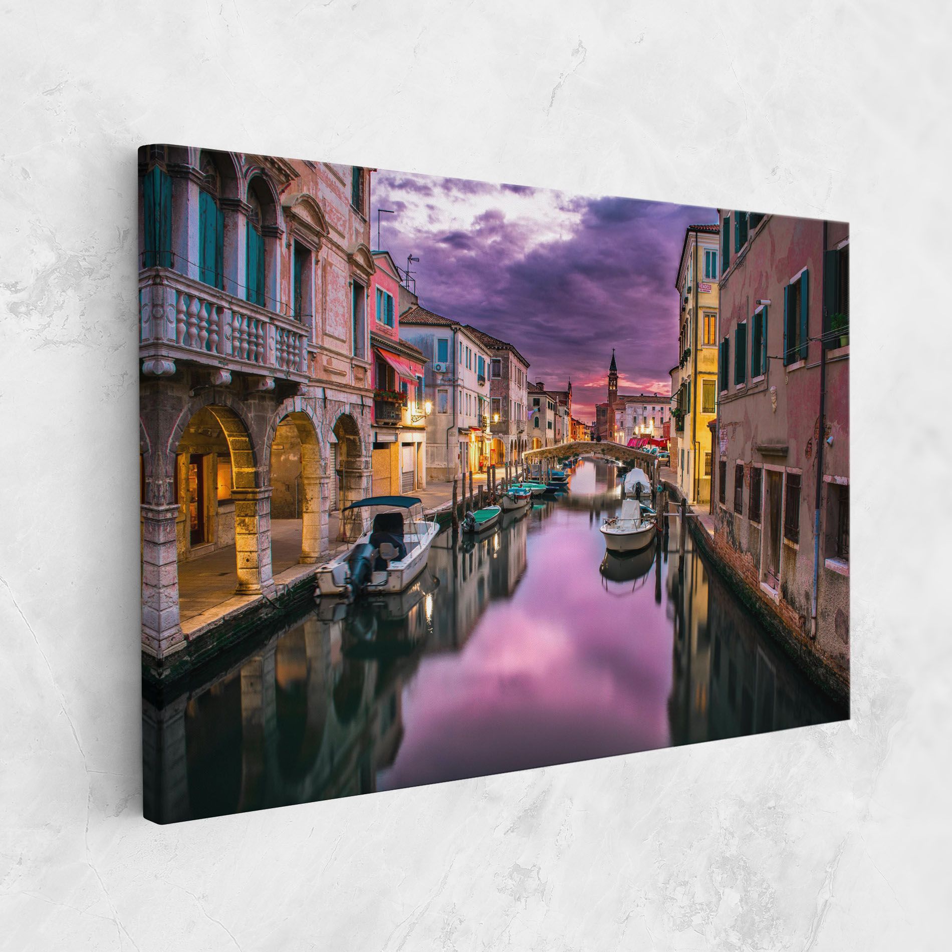 Purple Light Venecia mockup 1
