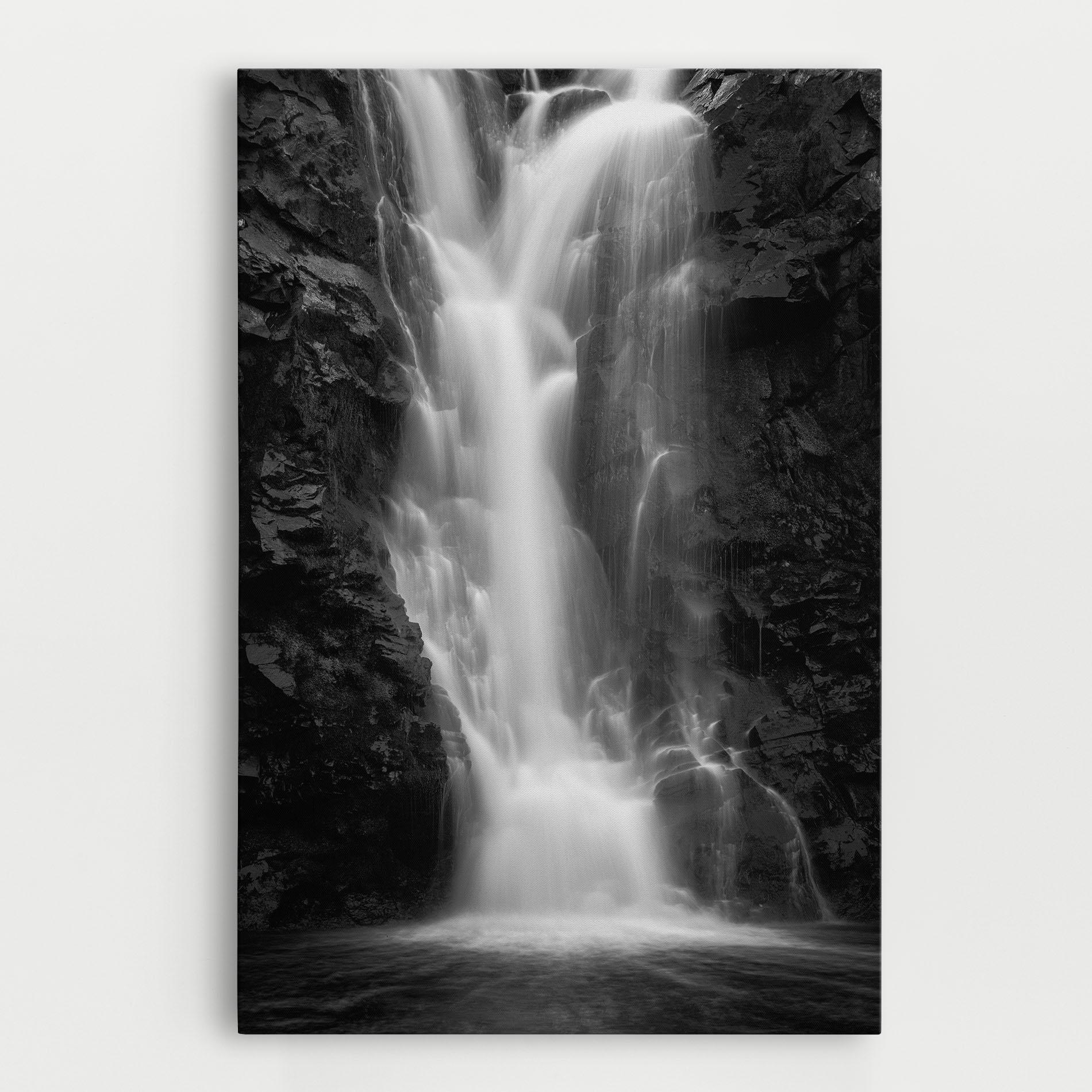 Leinwandbild Black Rock Waterfall View mockup 0