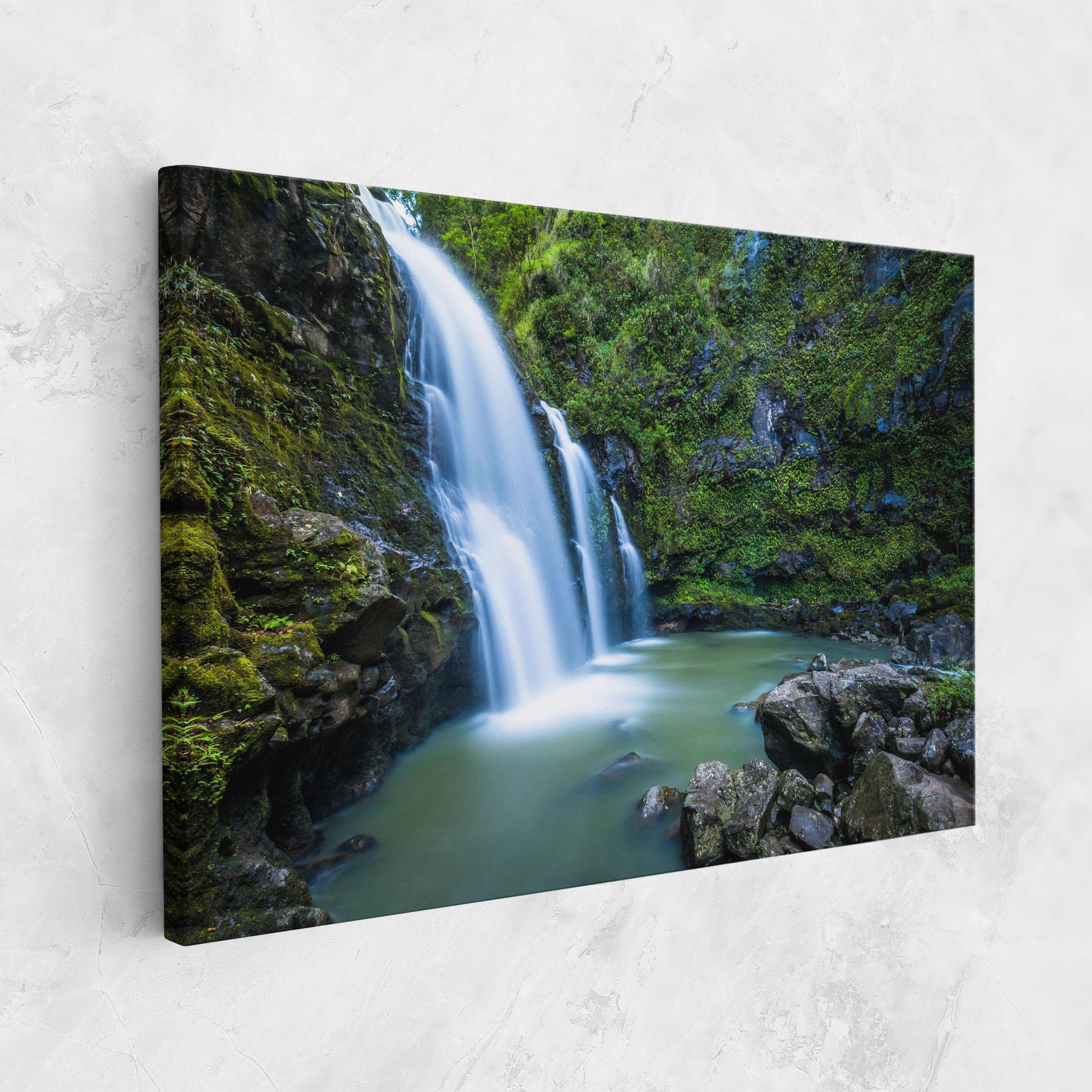 Leinwandbild Swimming In Waterfall mockup 1