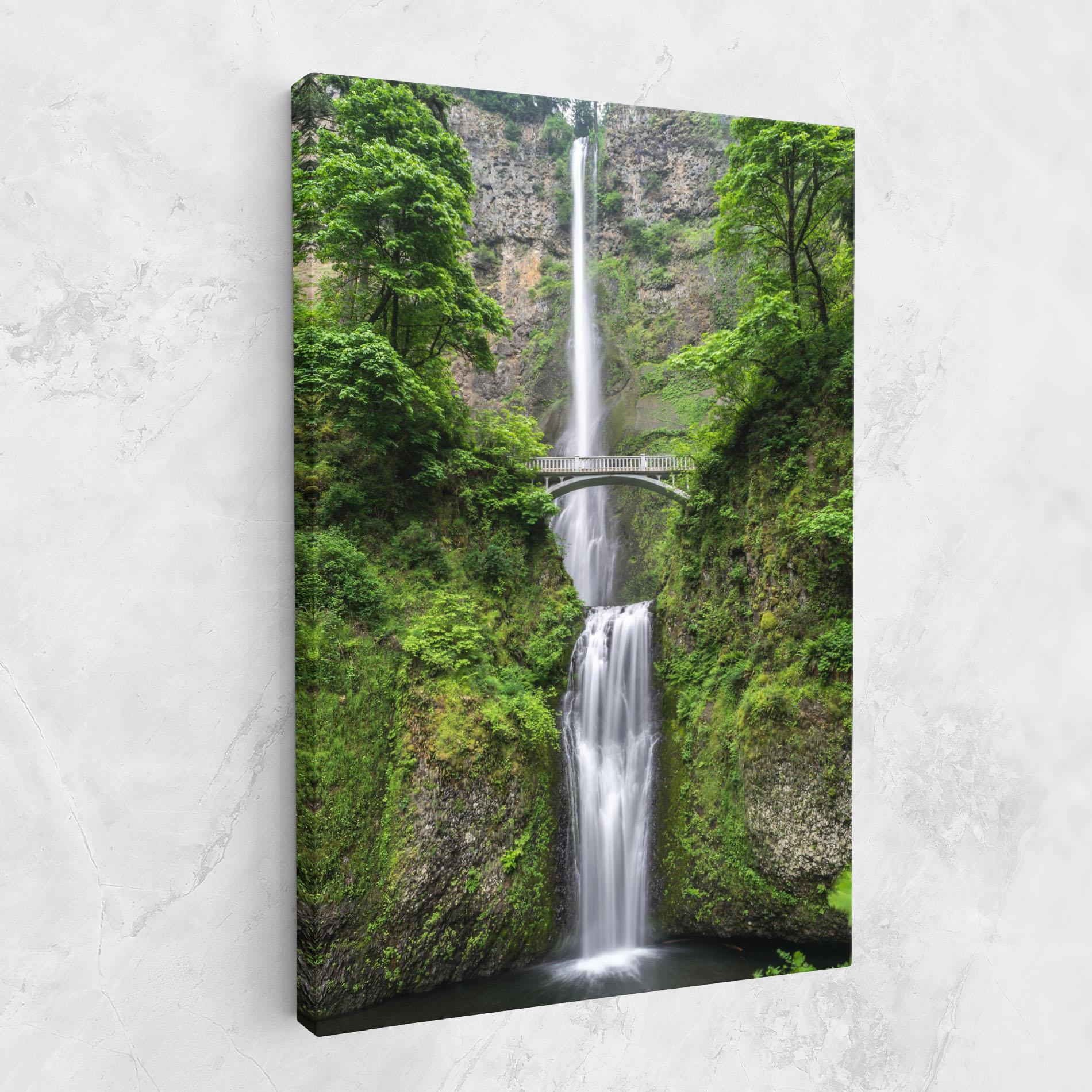 Leinwandbild Green Leaves Bridge View mockup 1