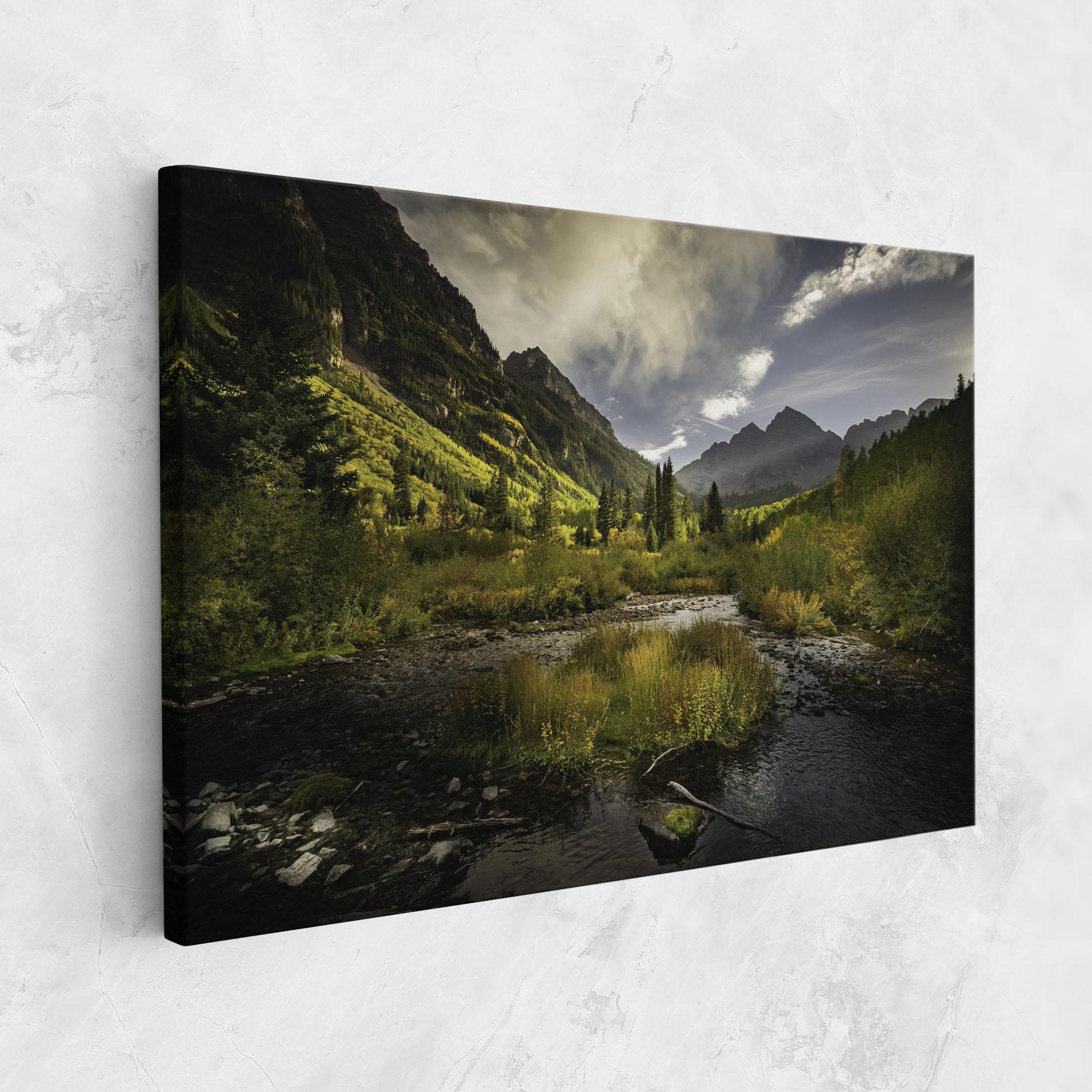 Leinwandbild Cloudy Lake mockup 1