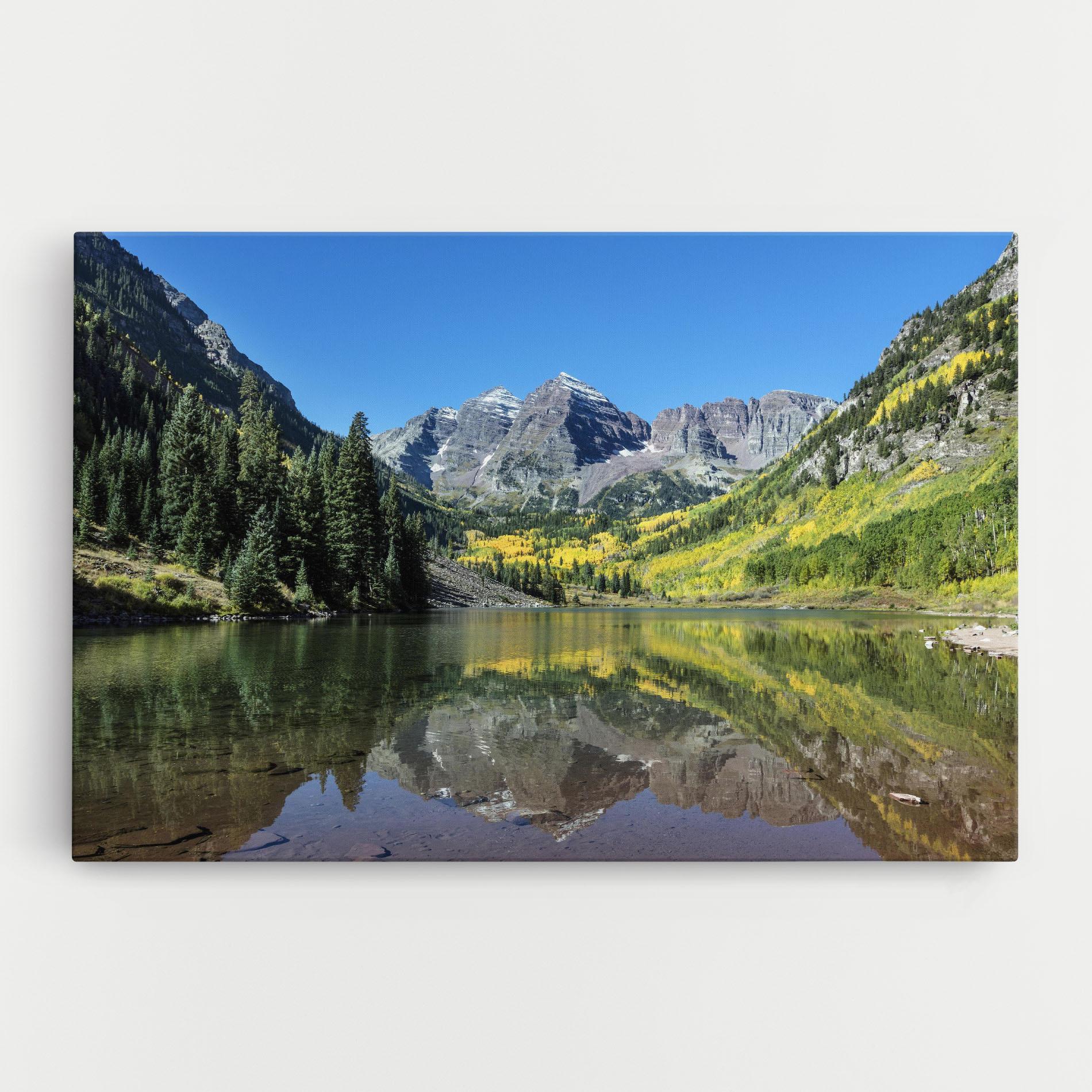 Leinwandbild Lake Green Mountain mockup 0