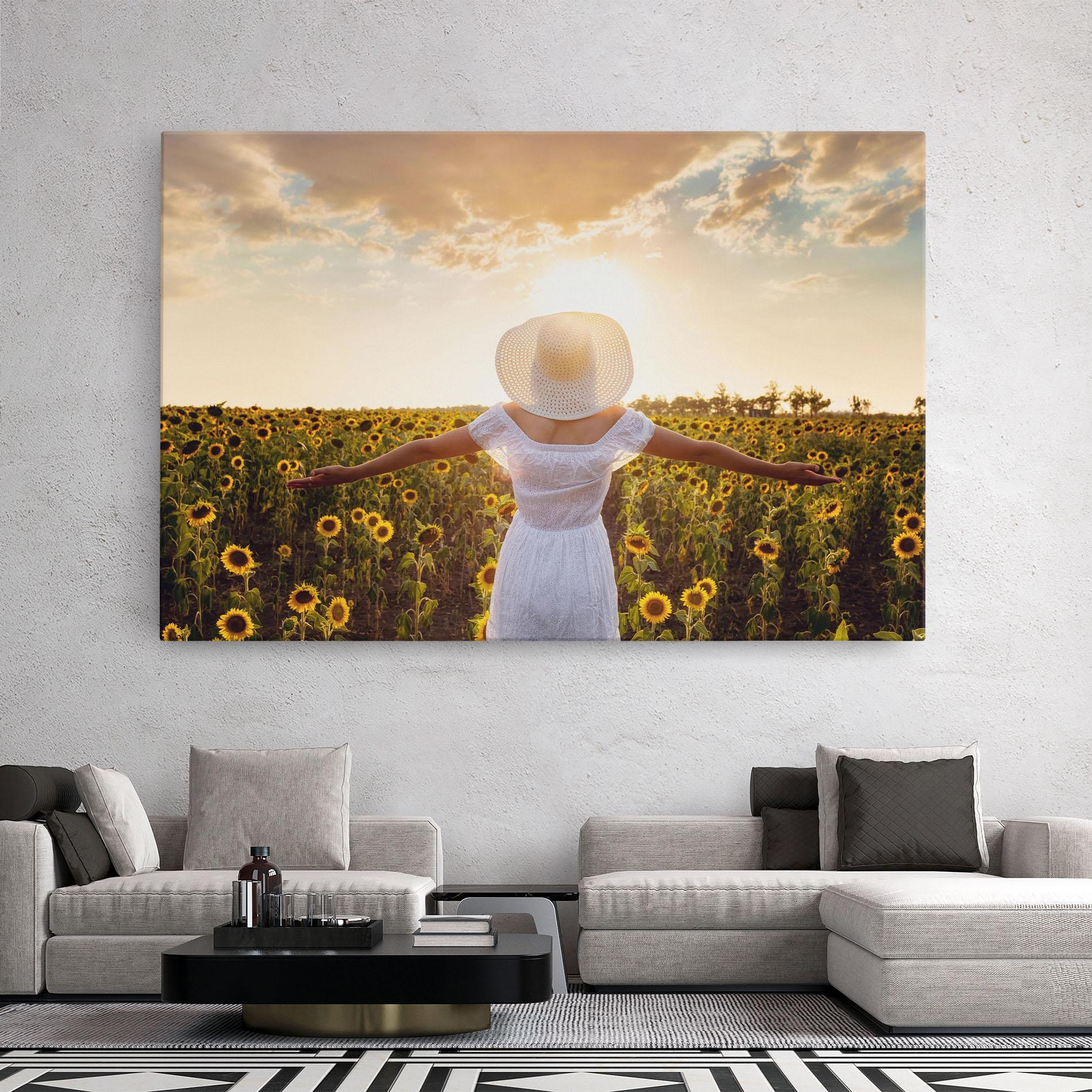 Leinwandbild Girl In Nature mockup 2