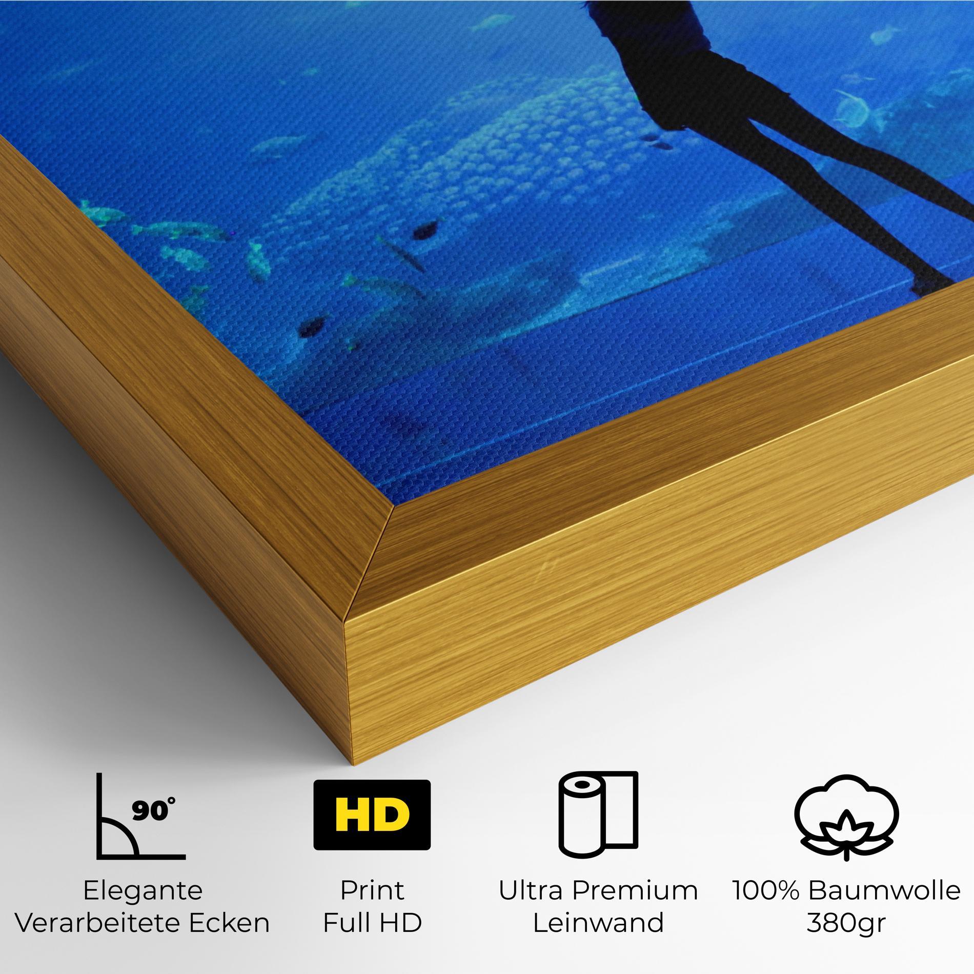 Leinwandbild Aquarium Girl mockup 4