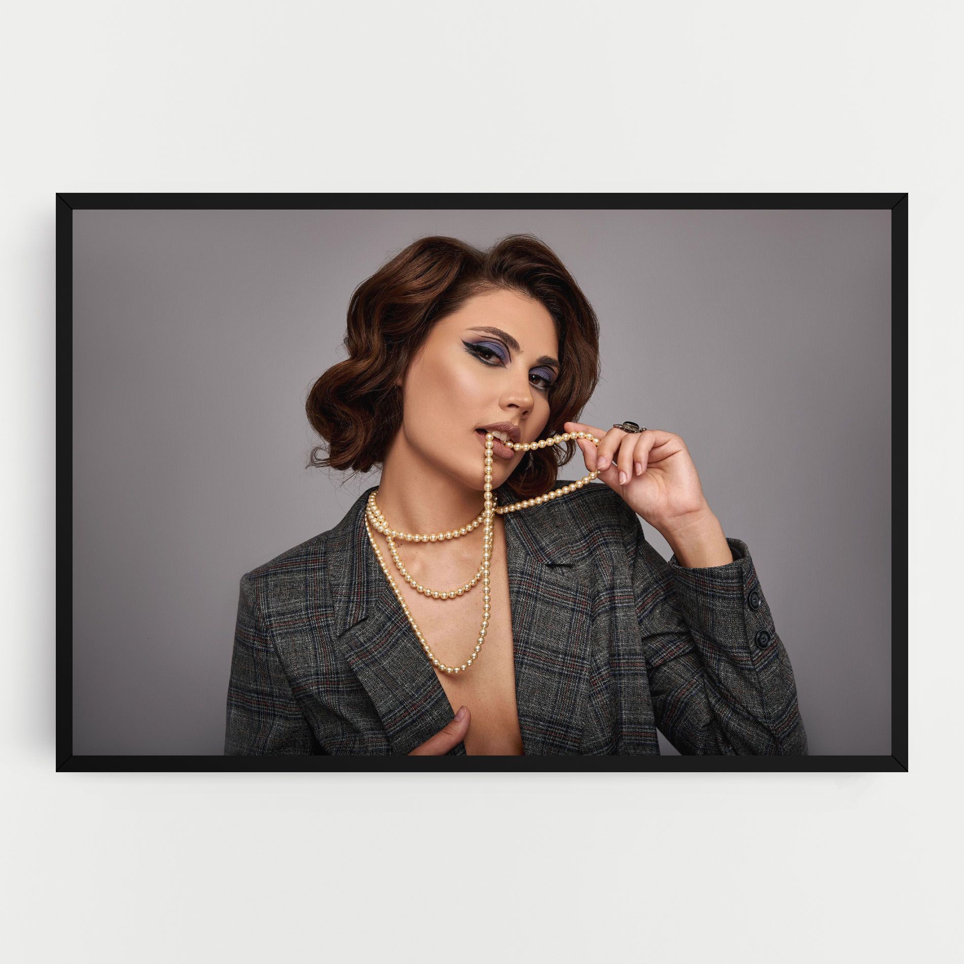 Gold Pearls mockup 0