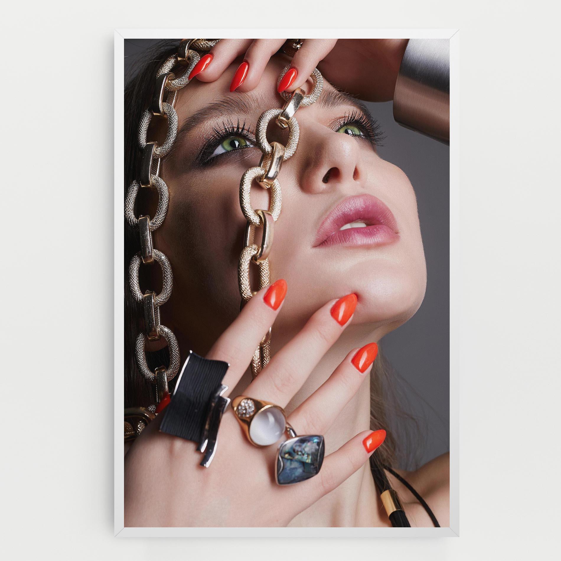 Leinwandbild Big Chain Woman mockup 0