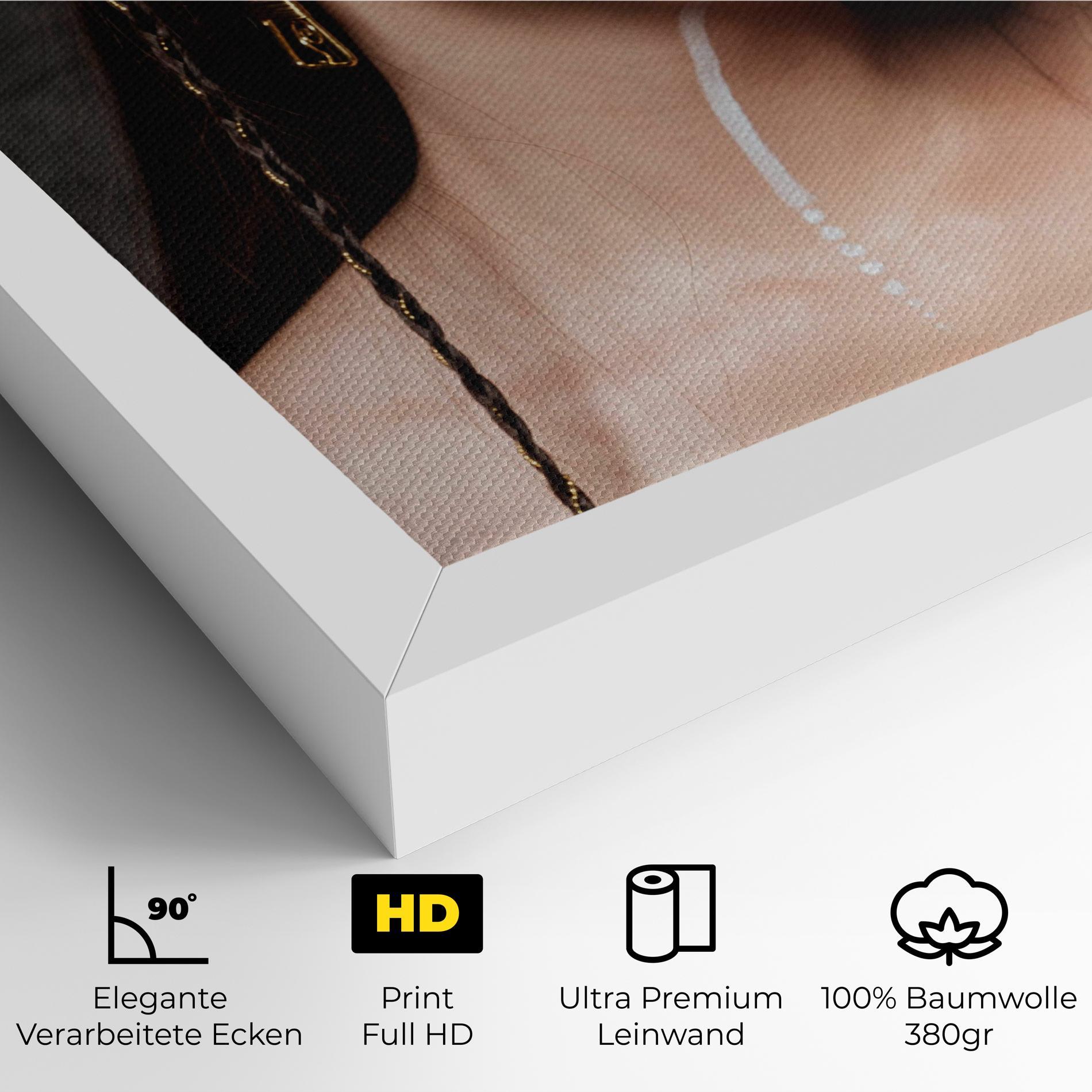 Leinwandbild Gold Hand Accessory mockup 4