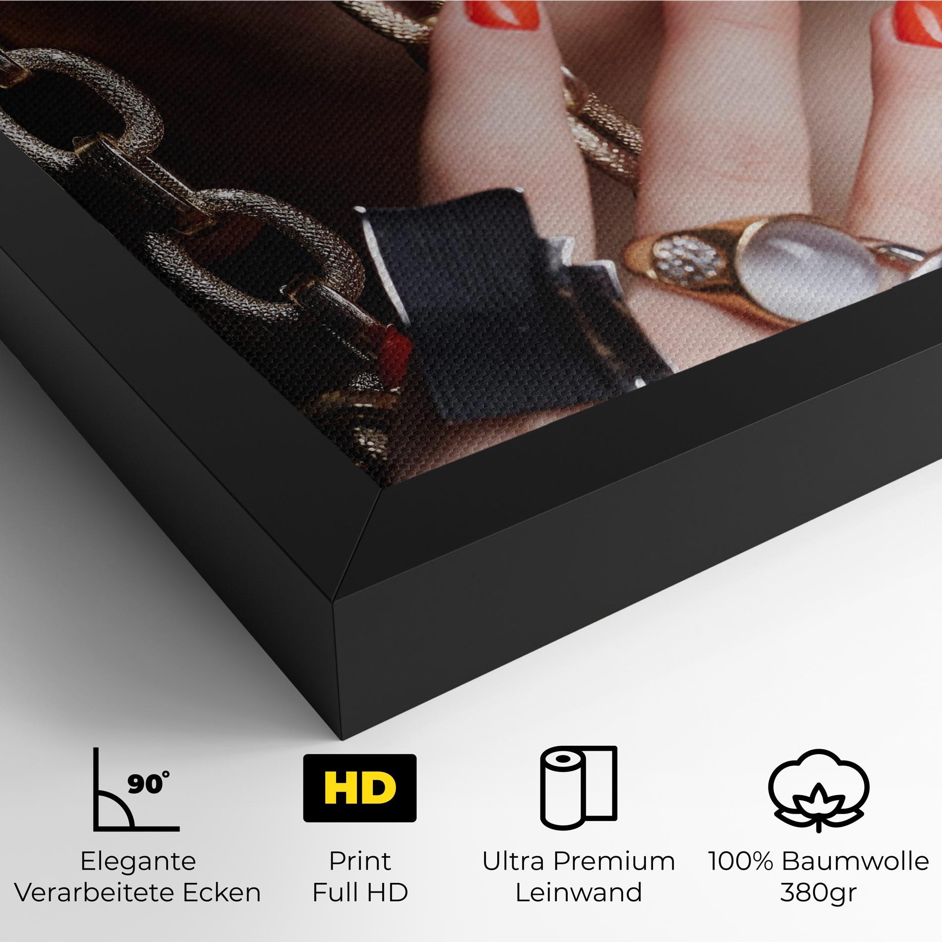 Leinwandbild Big Chain Woman mockup 4