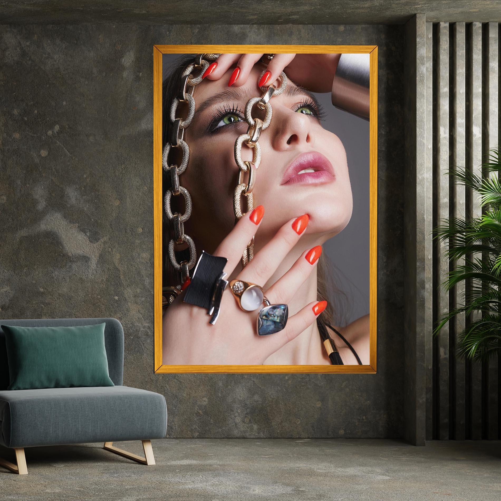 Leinwandbild Big Chain Woman mockup 7