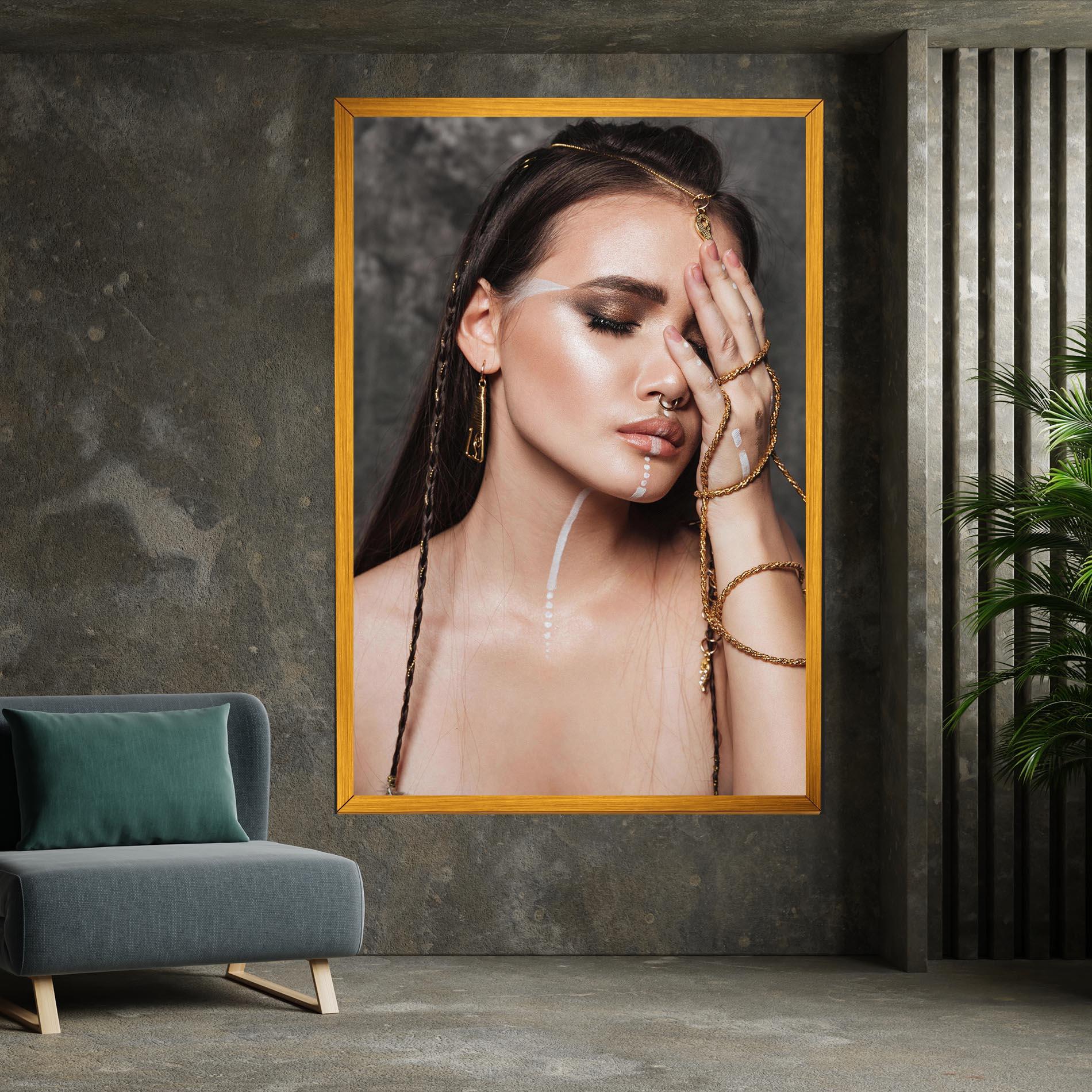 Leinwandbild Gold Hand Accessory mockup 7