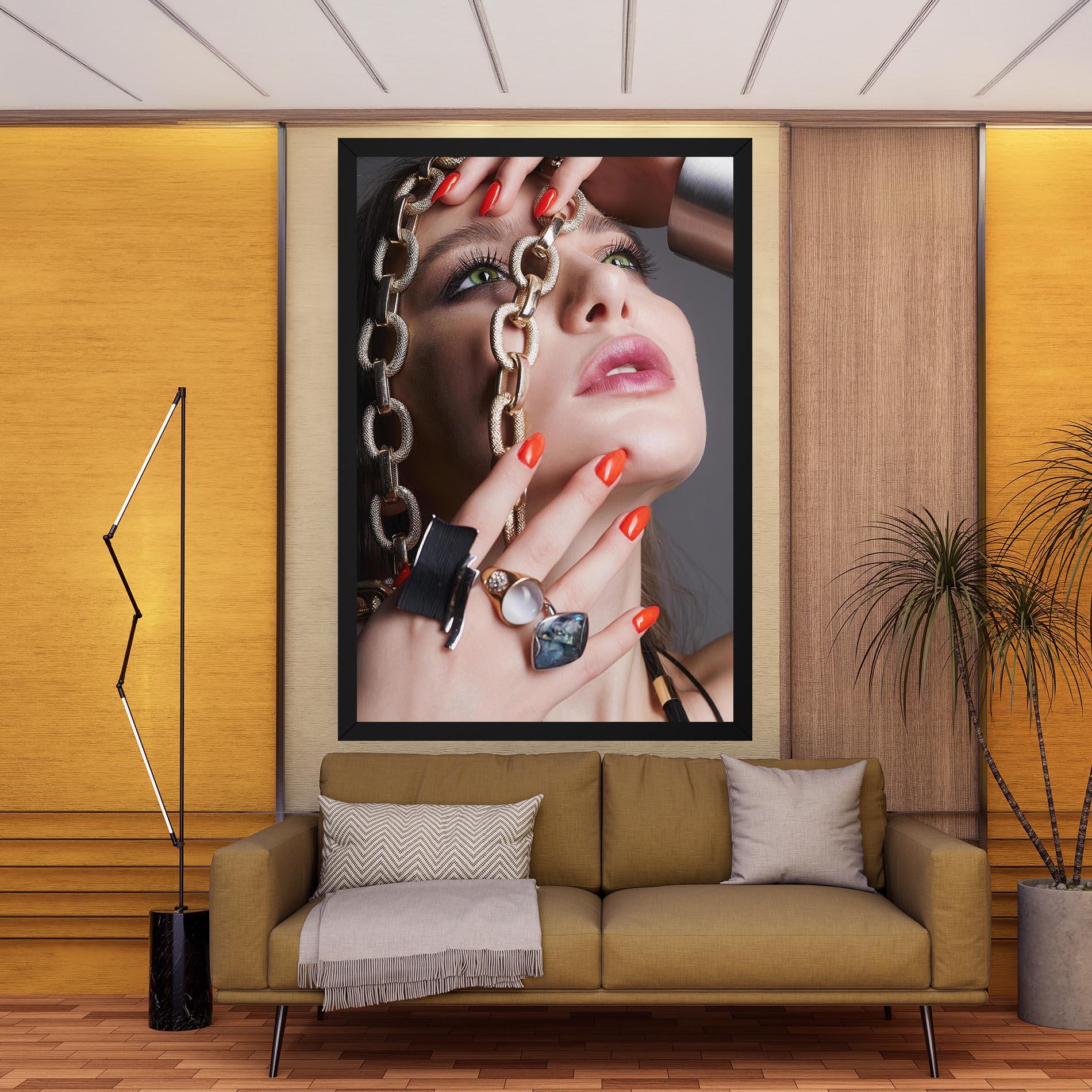 Leinwandbild Big Chain Woman mockup 9