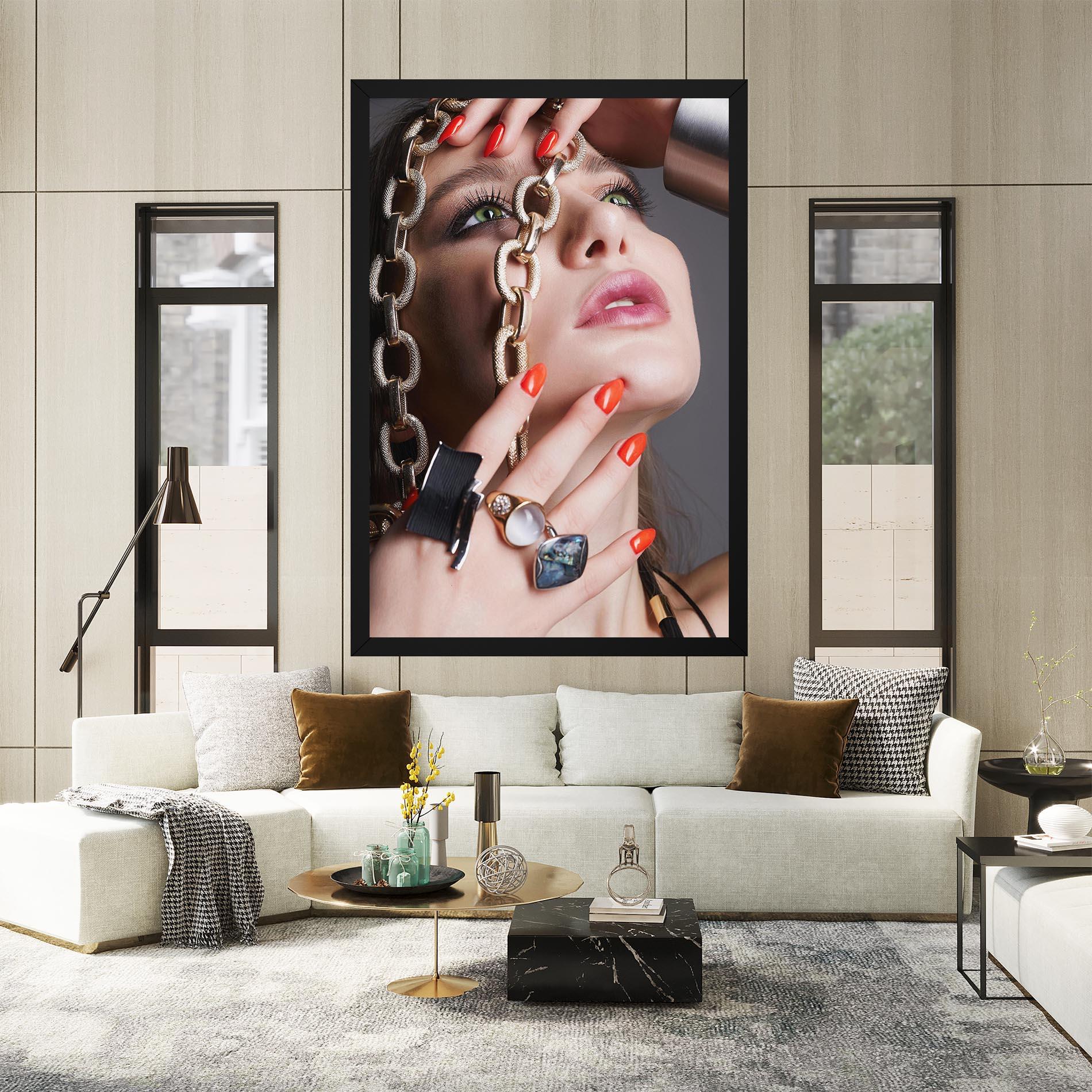 Leinwandbild Big Chain Woman mockup 2