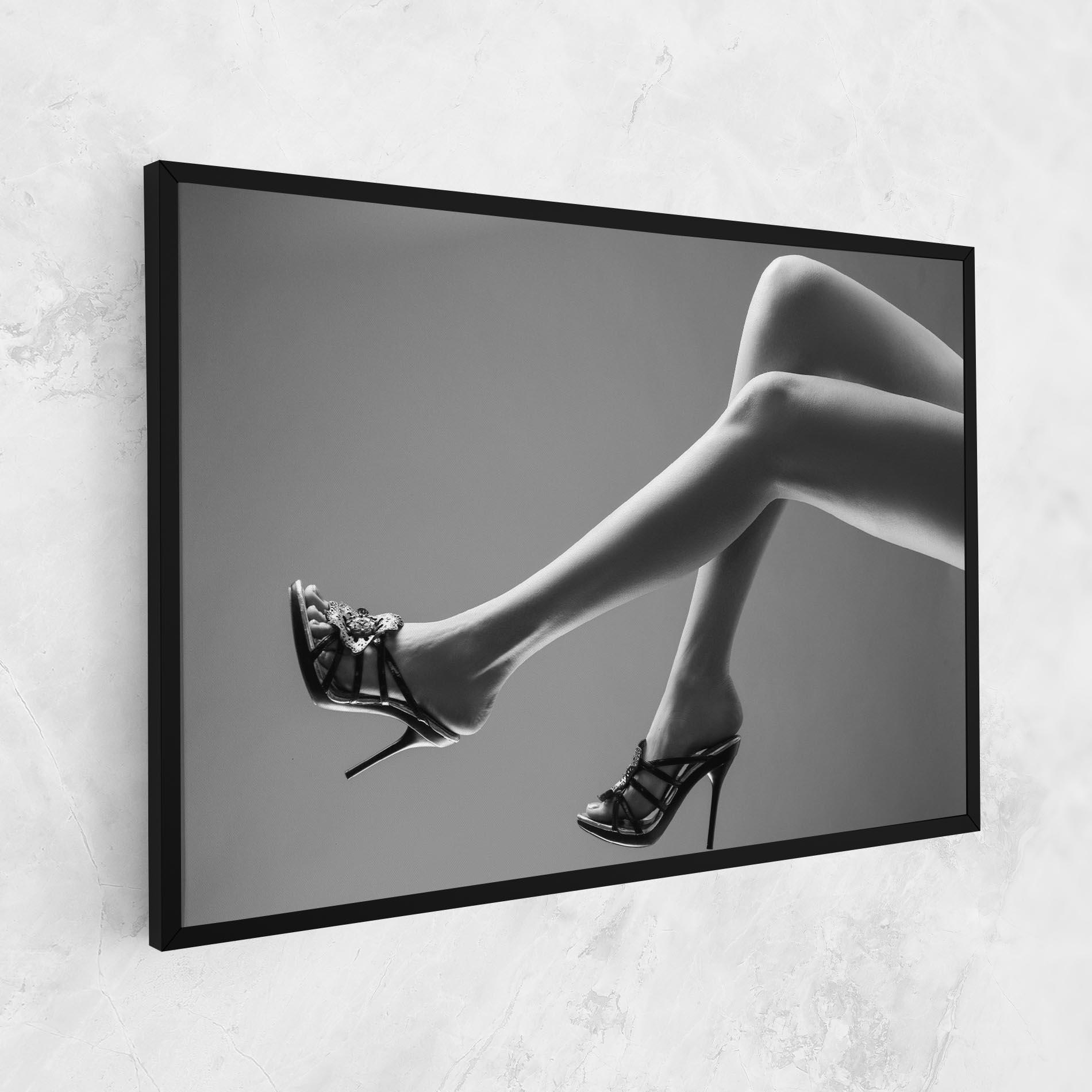 Leinwandbild Black Shoes On Grey mockup 1