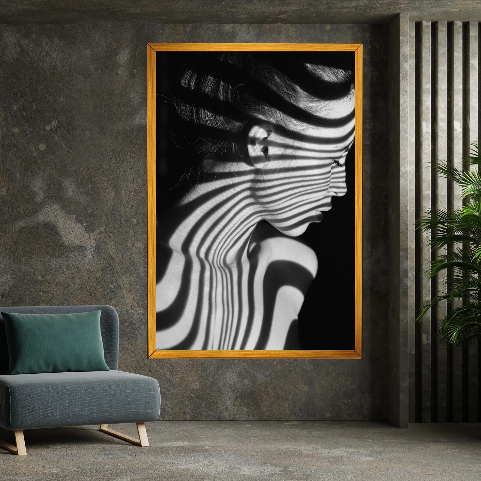 Leinwandbild Zebra Stripes Woman mockup 7