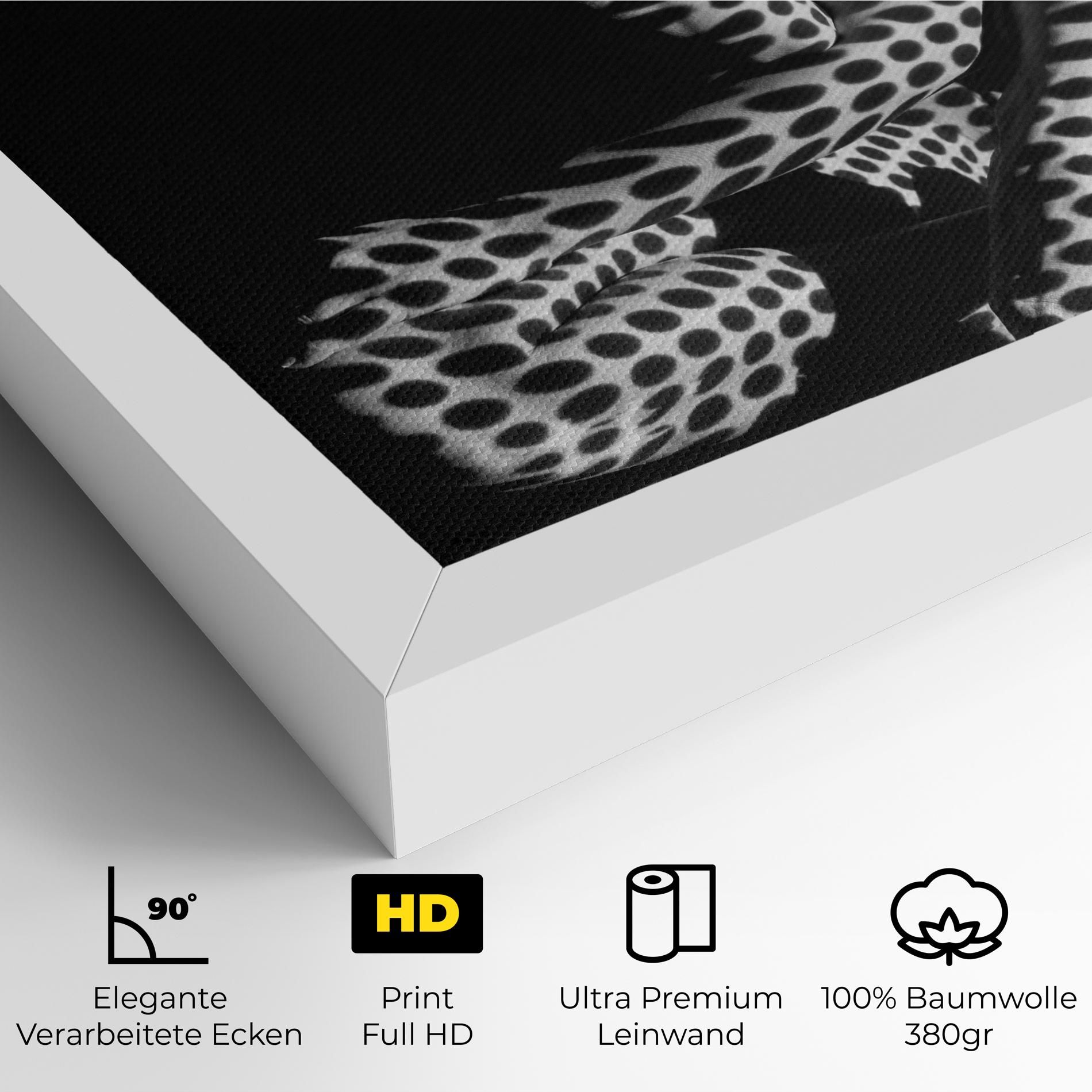 Black White Pattern Woman mockup 4