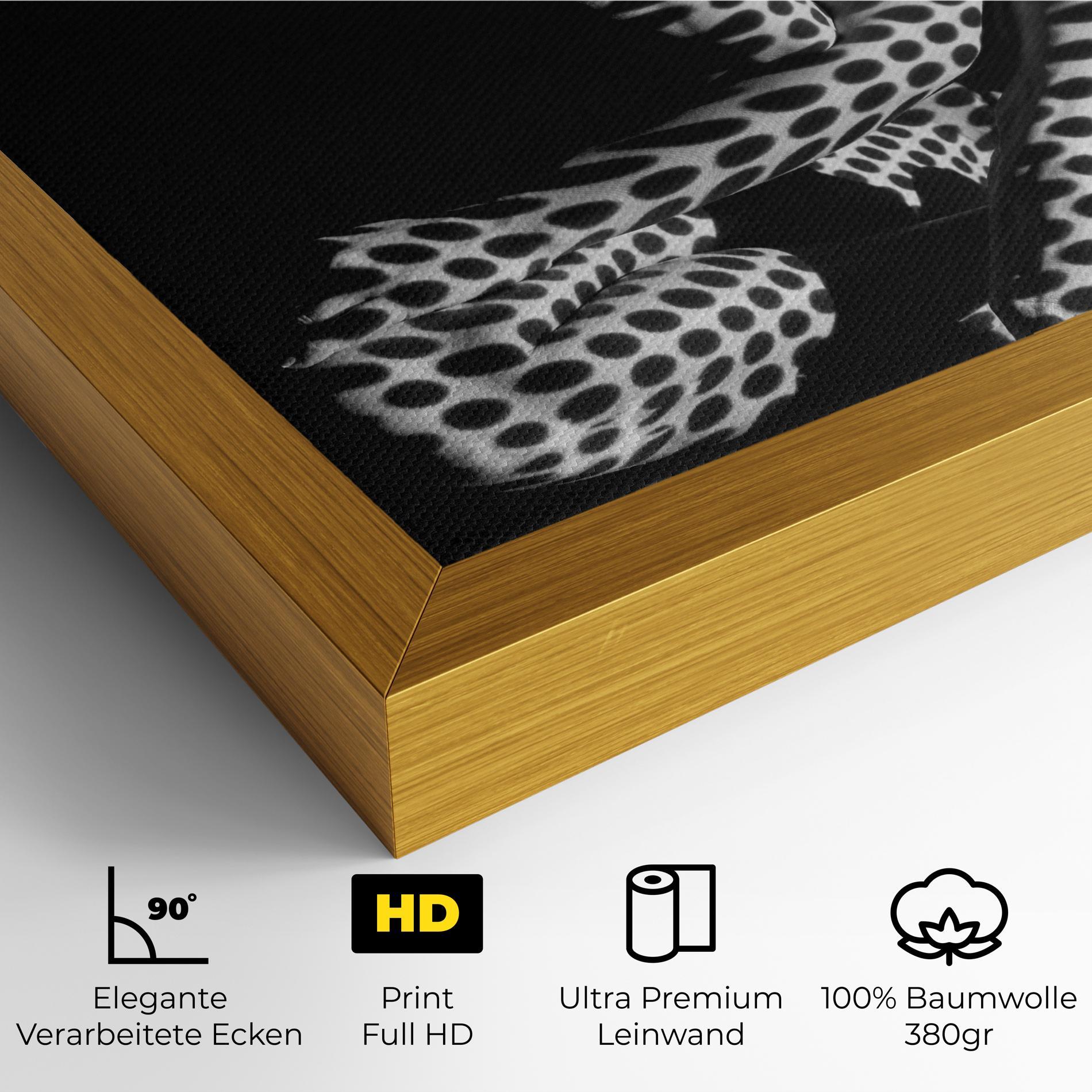 Leinwandbild Black White Pattern Woman mockup 4