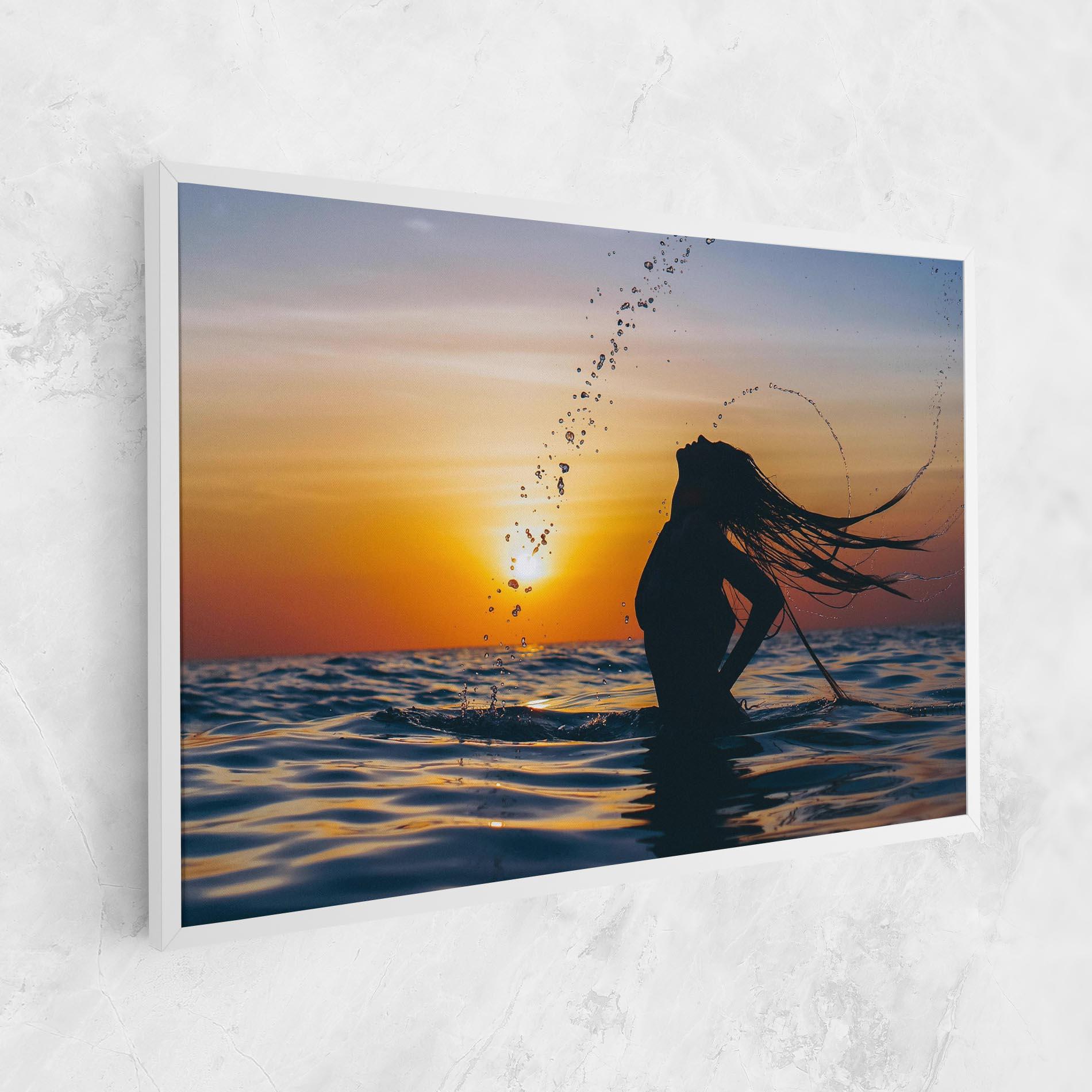 Leinwandbild Ocean Woman Shilouette mockup 1