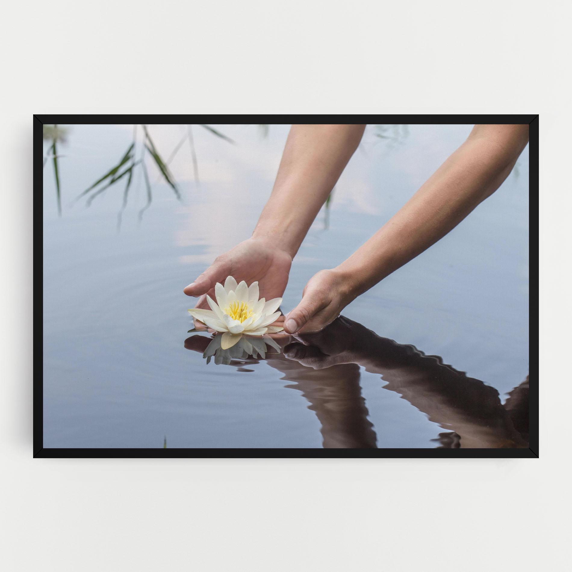 Leinwandbild Holding Lake Flower mockup 0