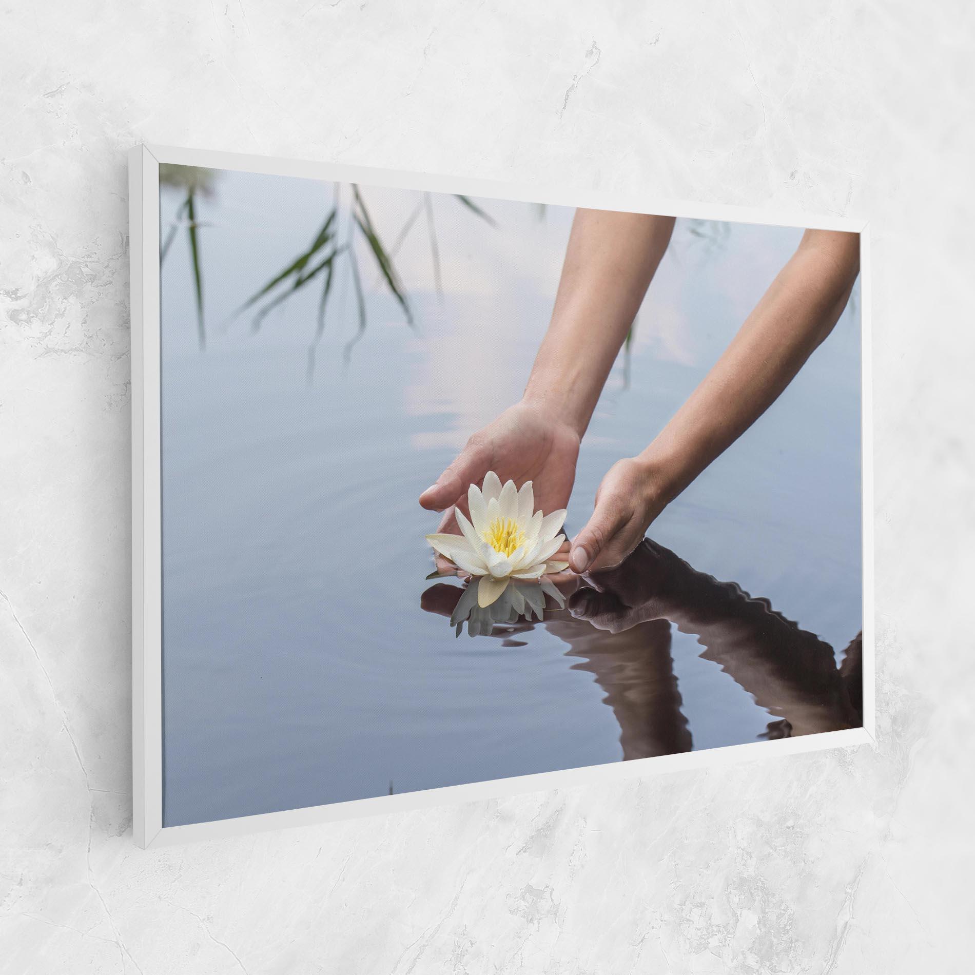 Leinwandbild Holding Lake Flower mockup 1