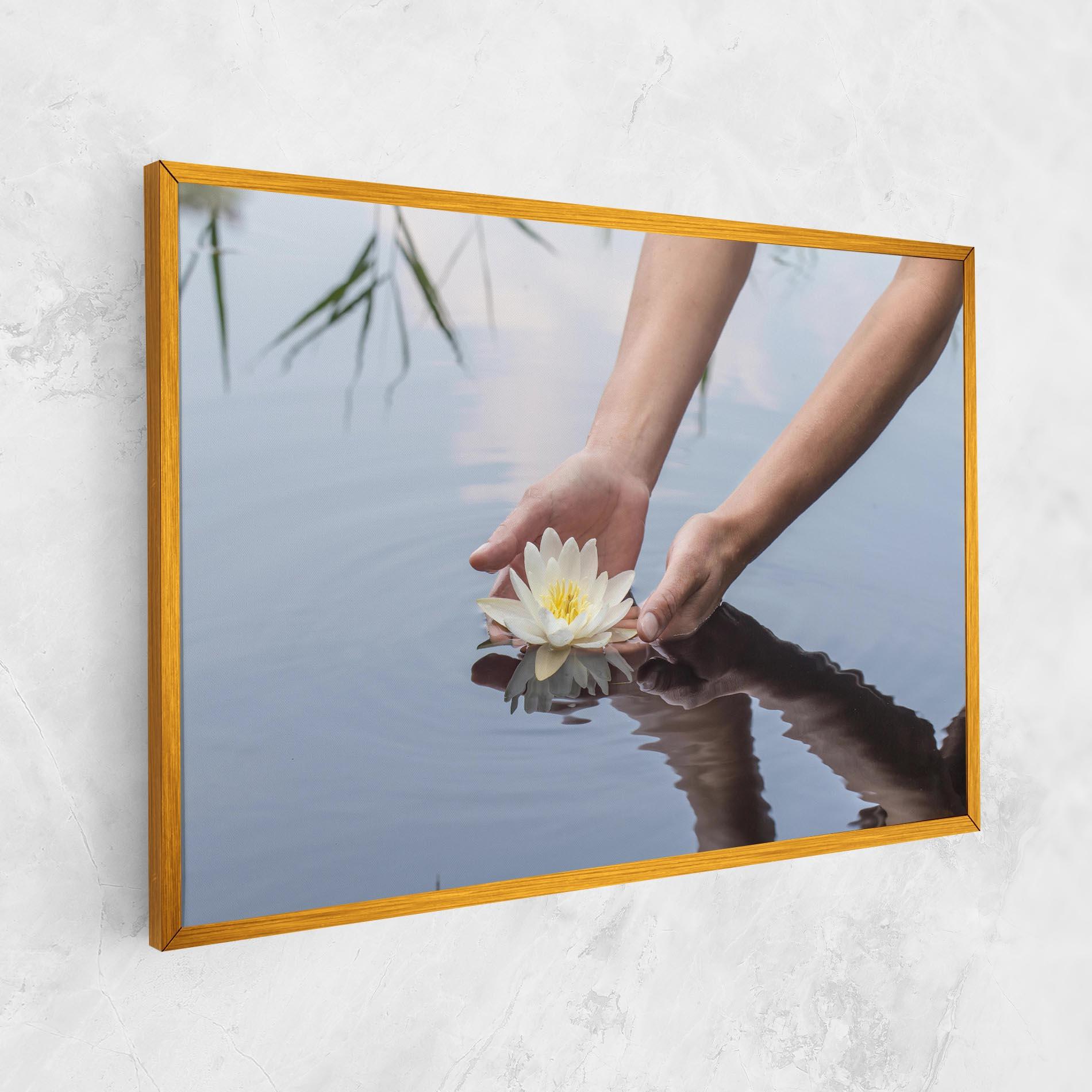 Leinwandbild Holding Lake Flower mockup 1
