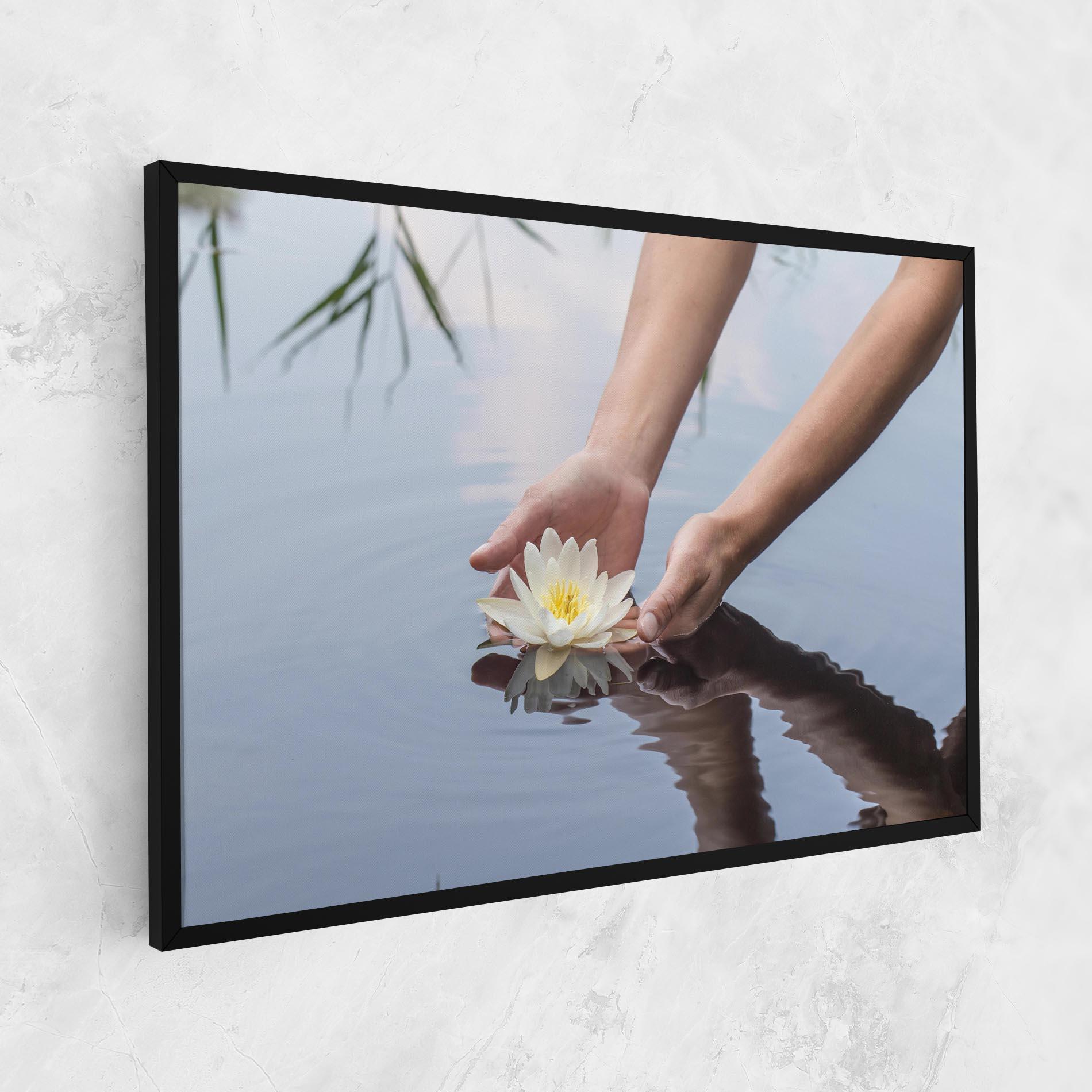 Leinwandbild Holding Lake Flower mockup 1