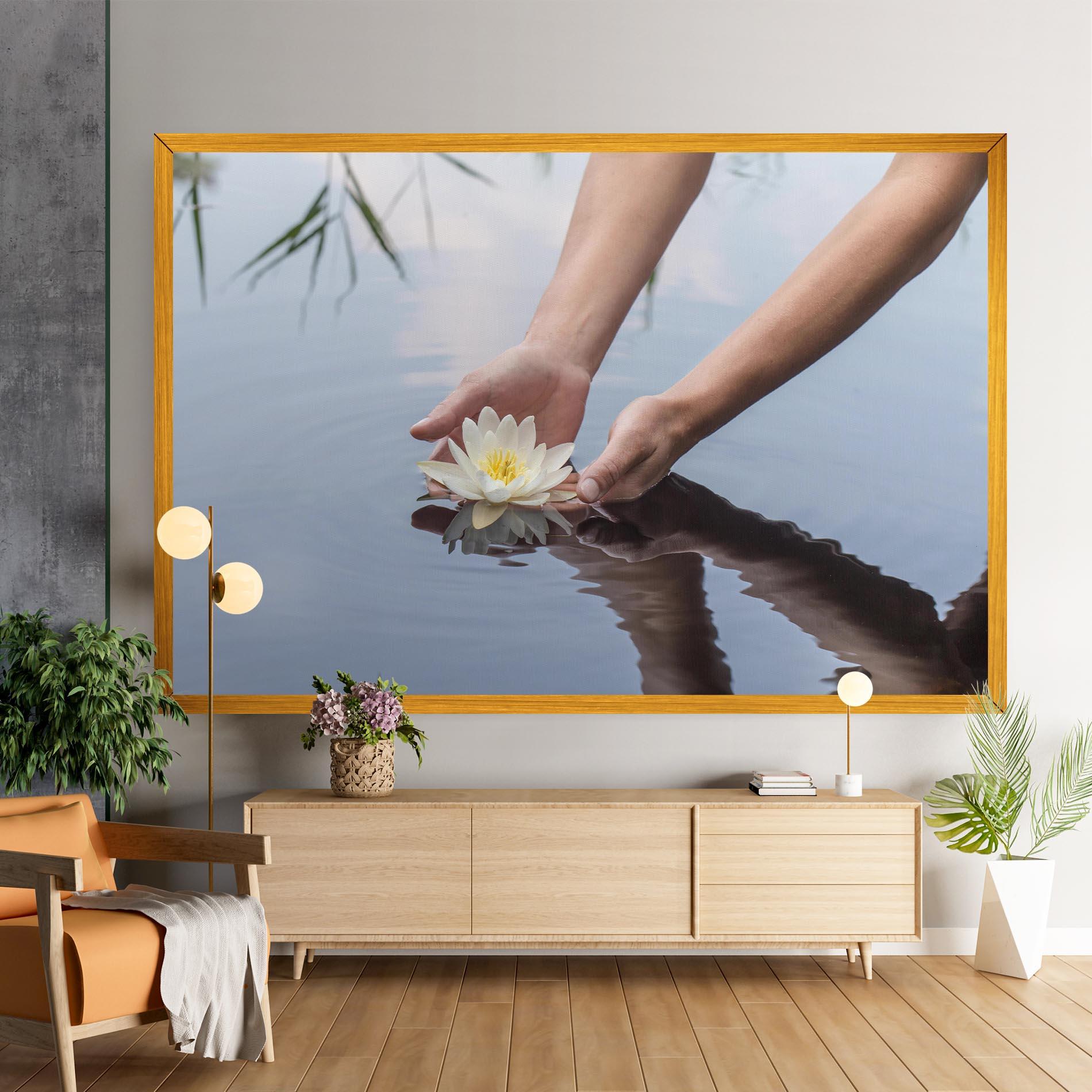 Leinwandbild Holding Lake Flower mockup 9