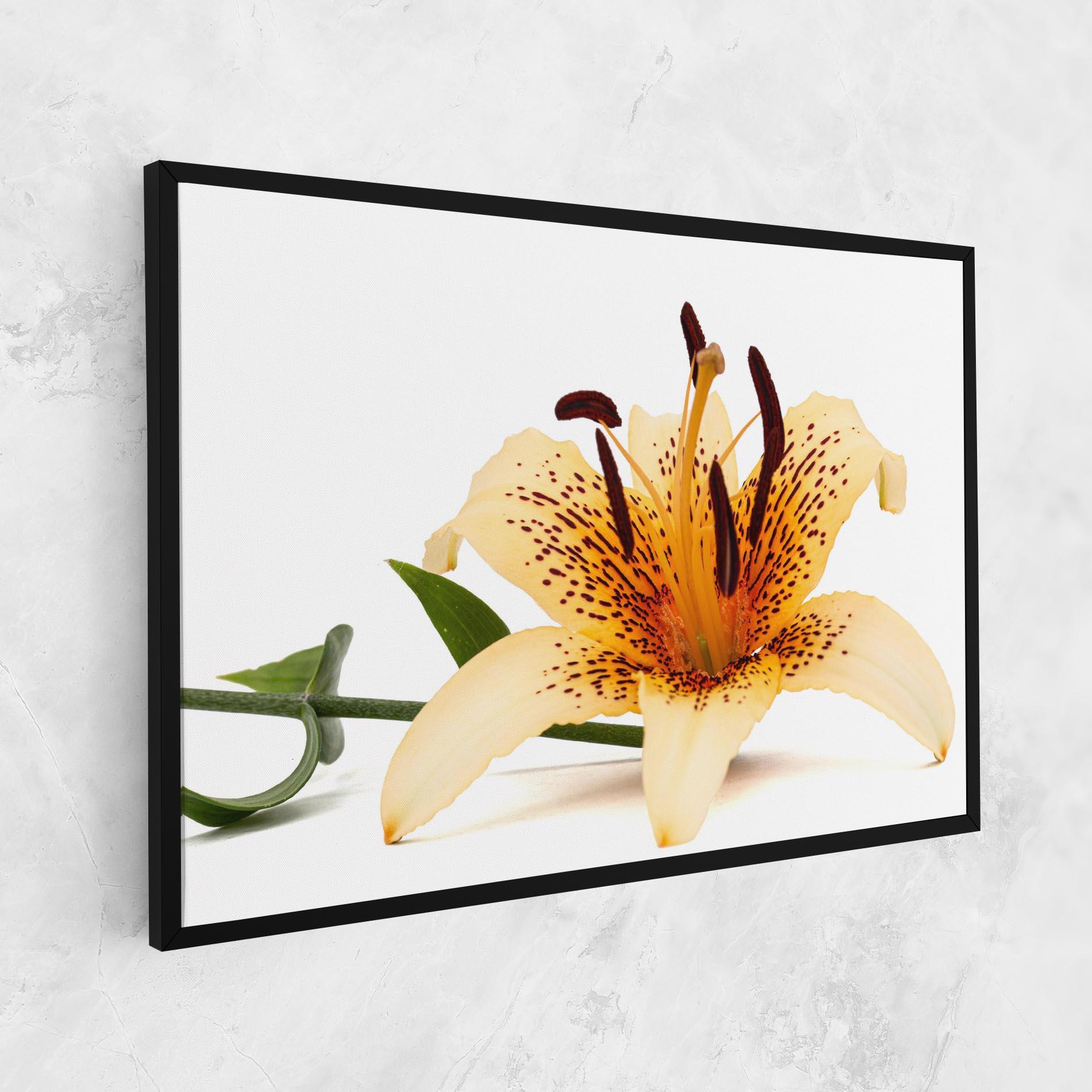 Leinwandbild Big Yellow Lily mockup 1