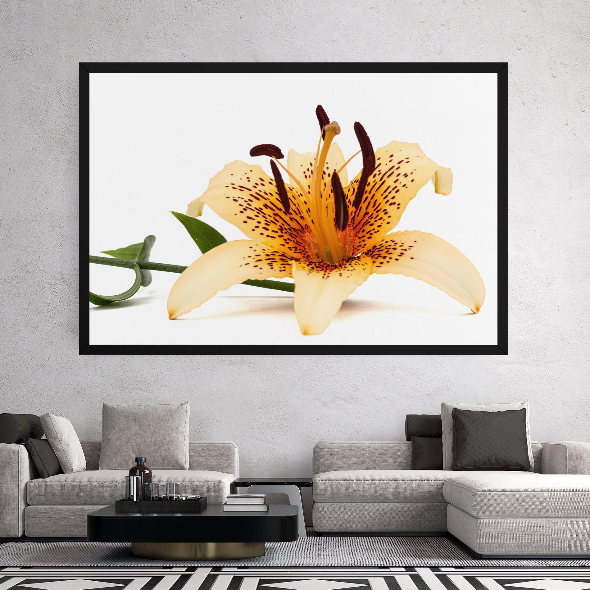 Leinwandbild Big Yellow Lily mockup 2