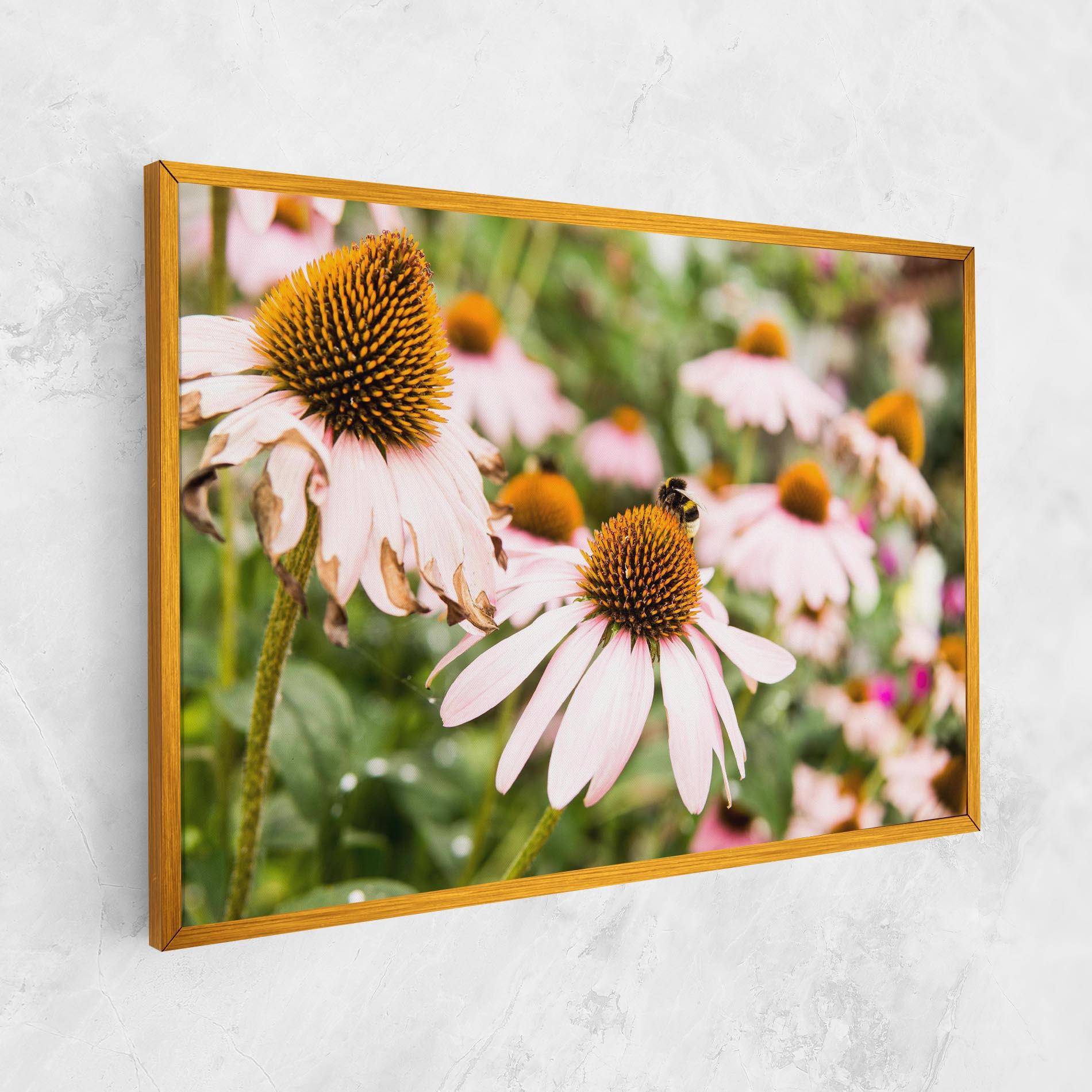 Leinwandbild Daylight Bee mockup 1