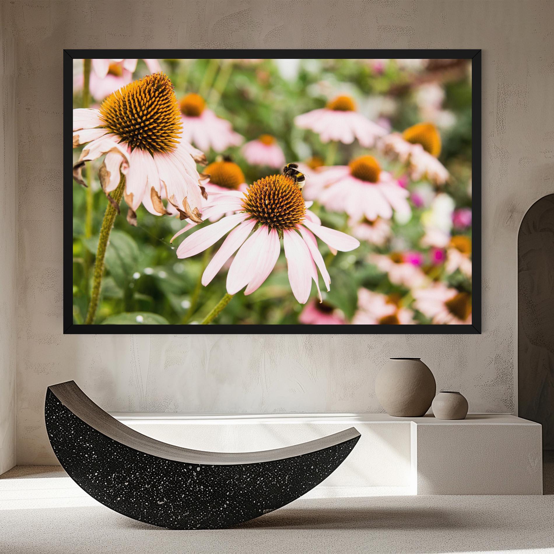 Leinwandbild Daylight Bee mockup 8