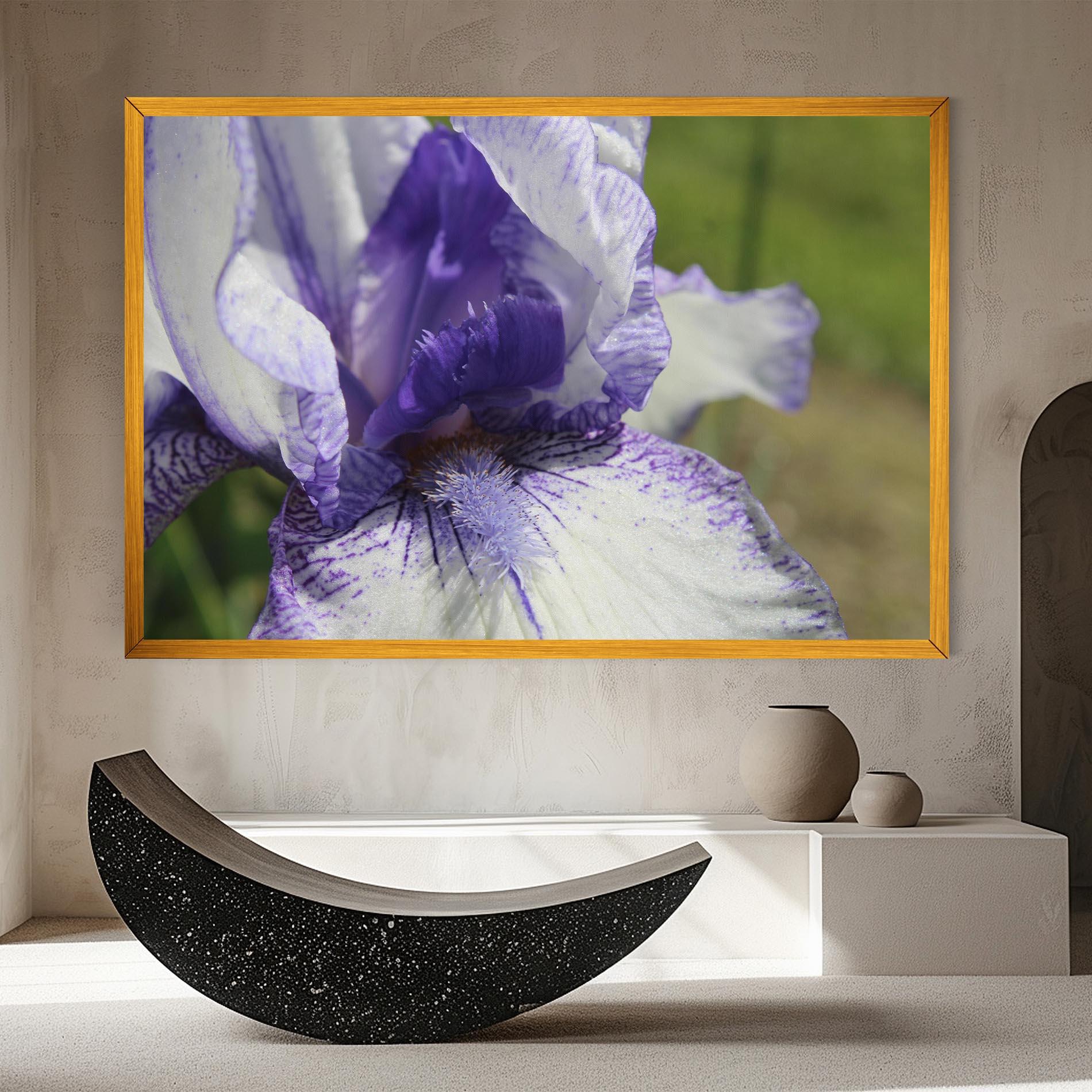 Leinwandbild White Purple Iris mockup 8