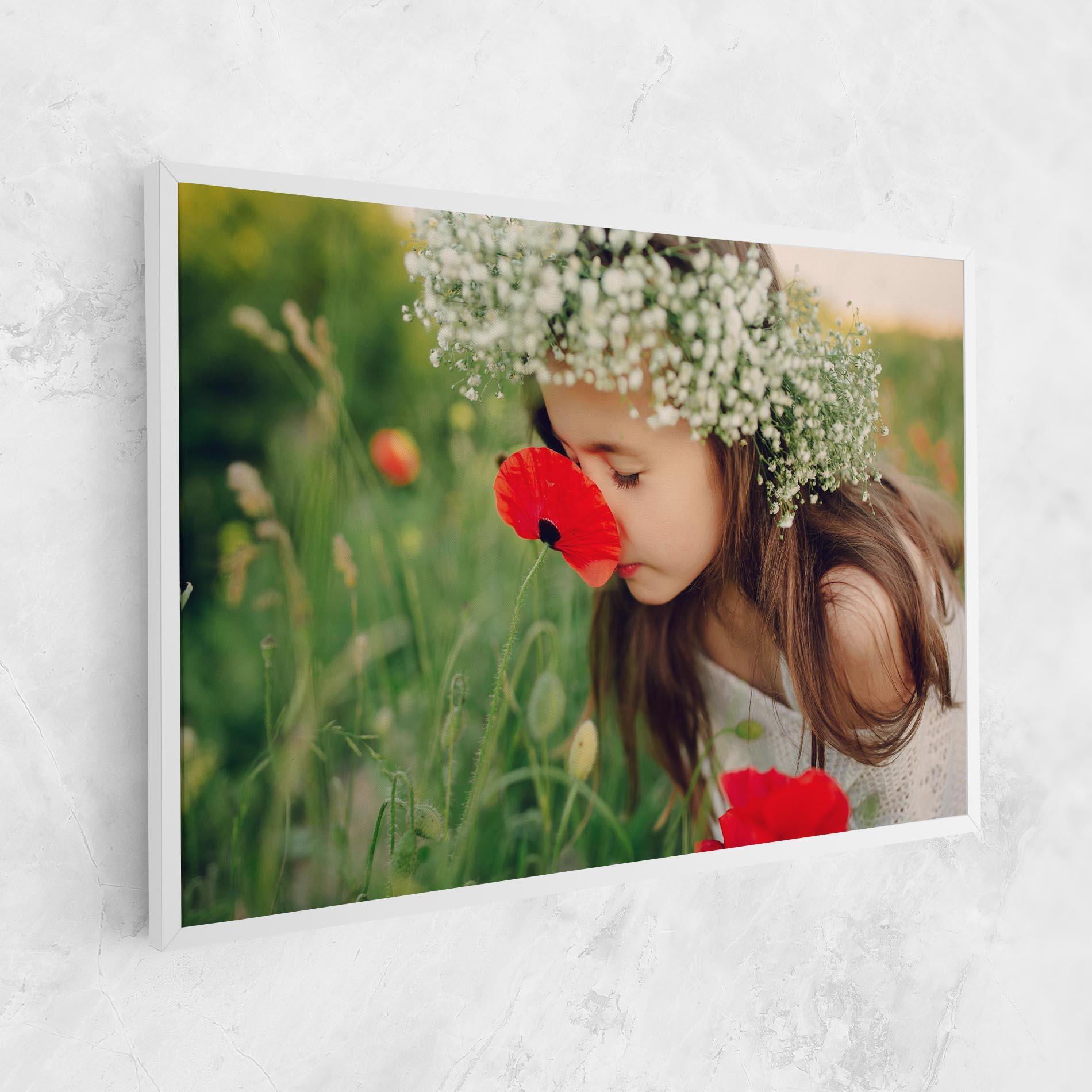 Leinwandbild Girl With Poppies mockup 1