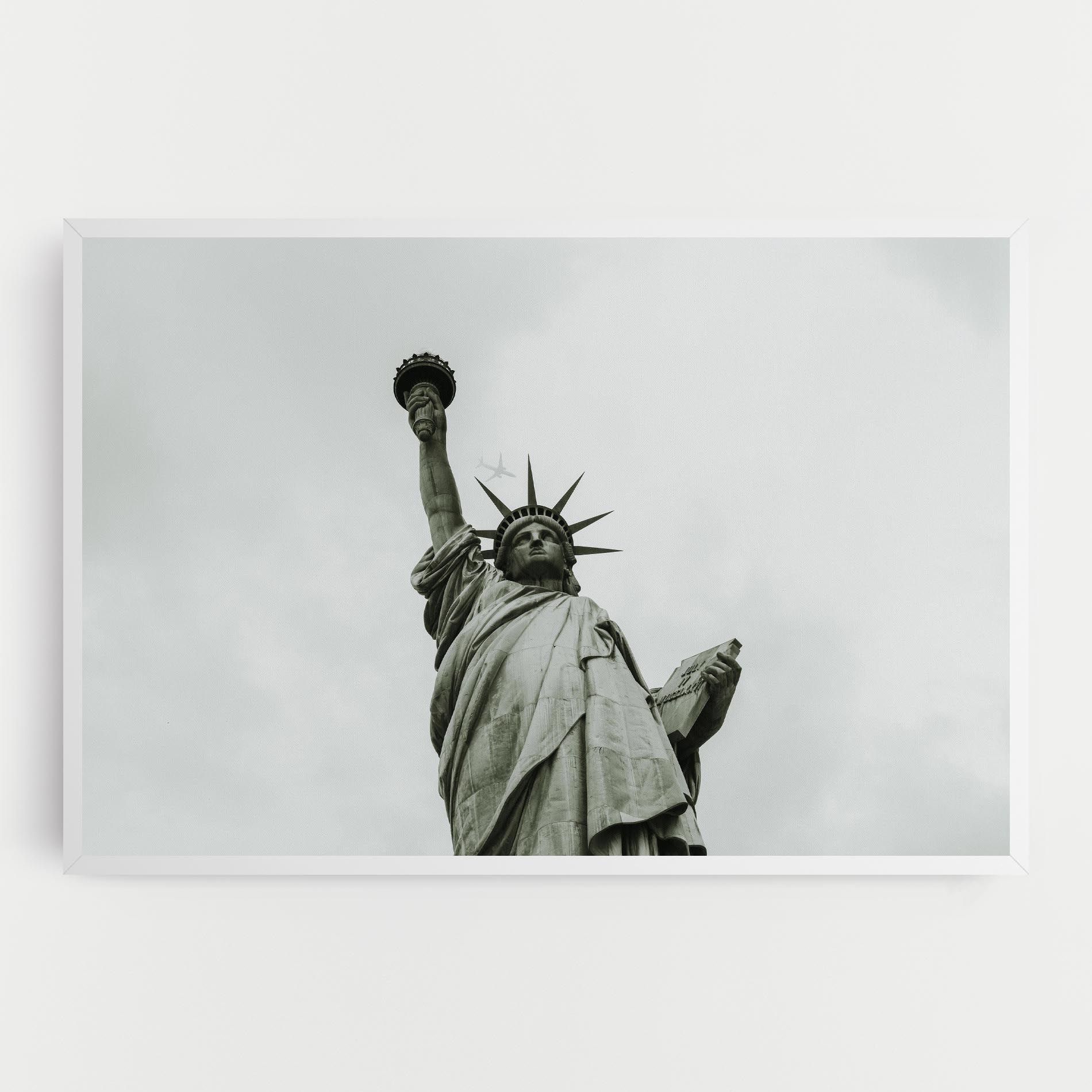 Liberty Statue Day mockup 0