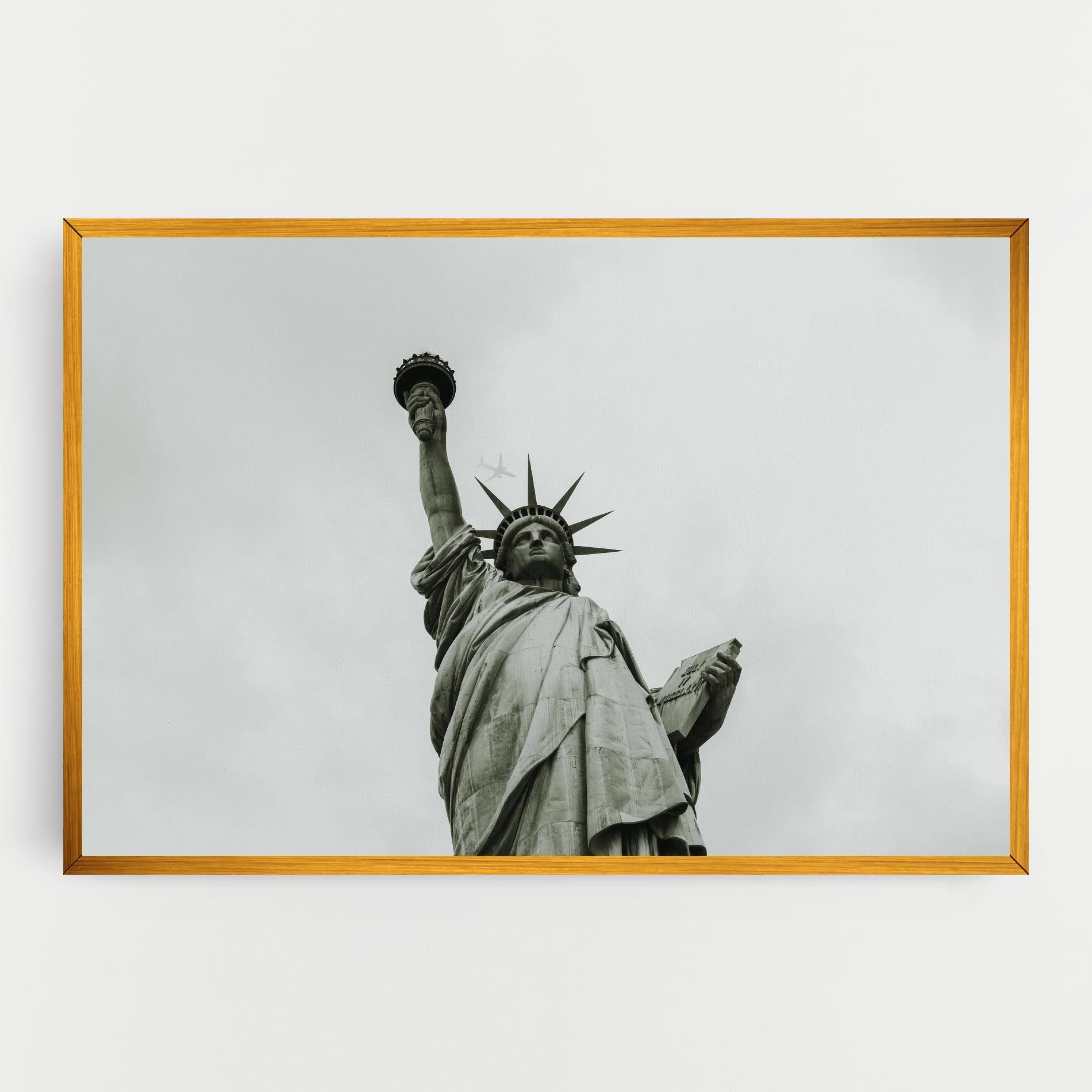 Liberty Statue Day mockup 0